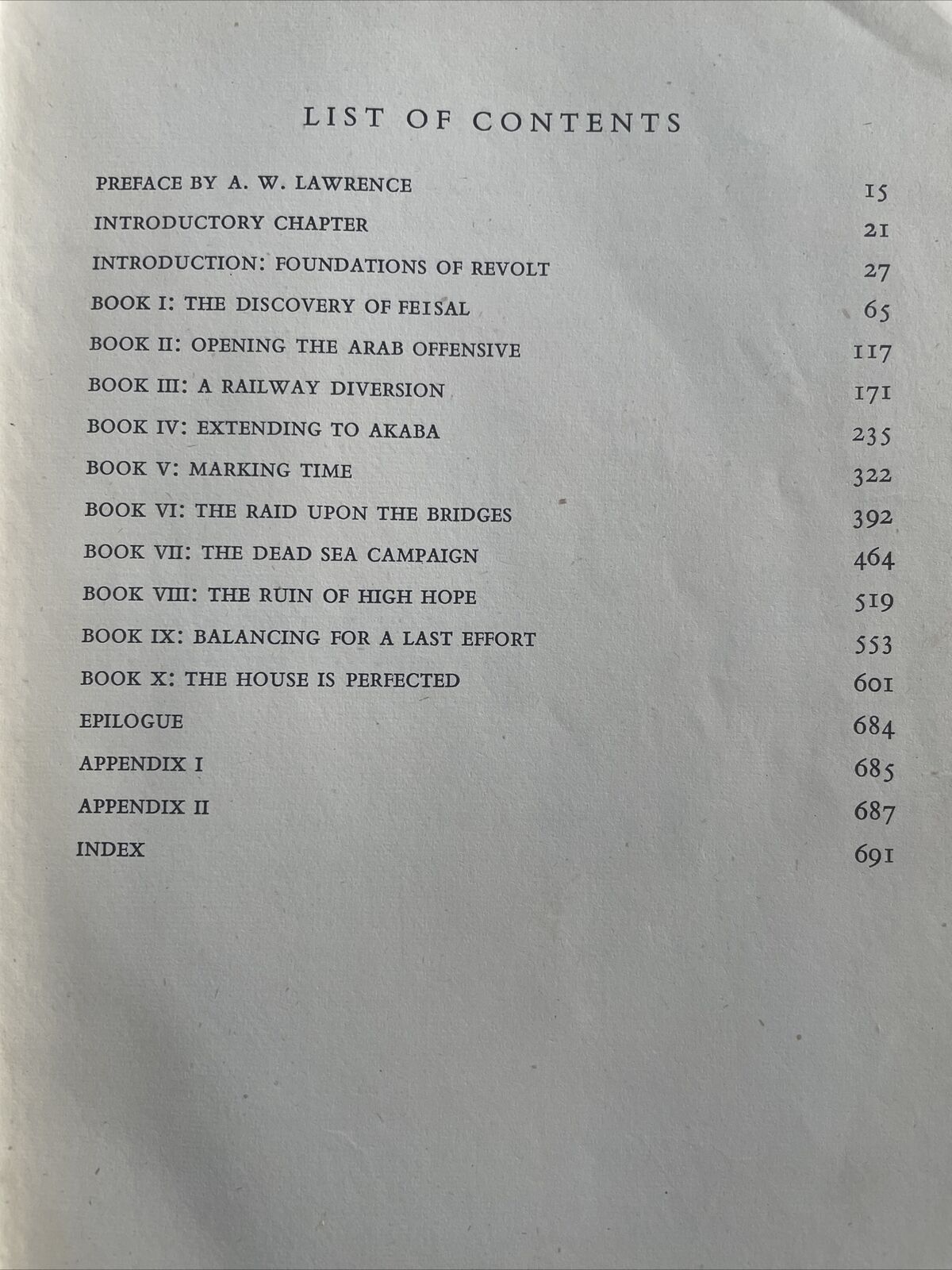 BOOK - Seven Pillars of Wisdom T.E Lawrence 1940 print with preface - (9510)