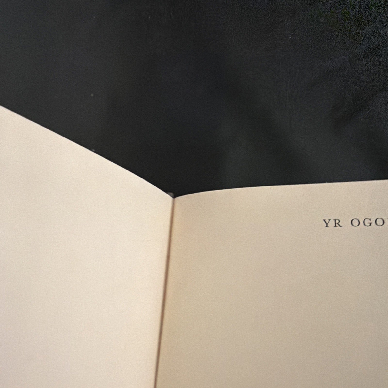 Yr Ogof, T Rowland Hughes - Welsh Language book - (1886)