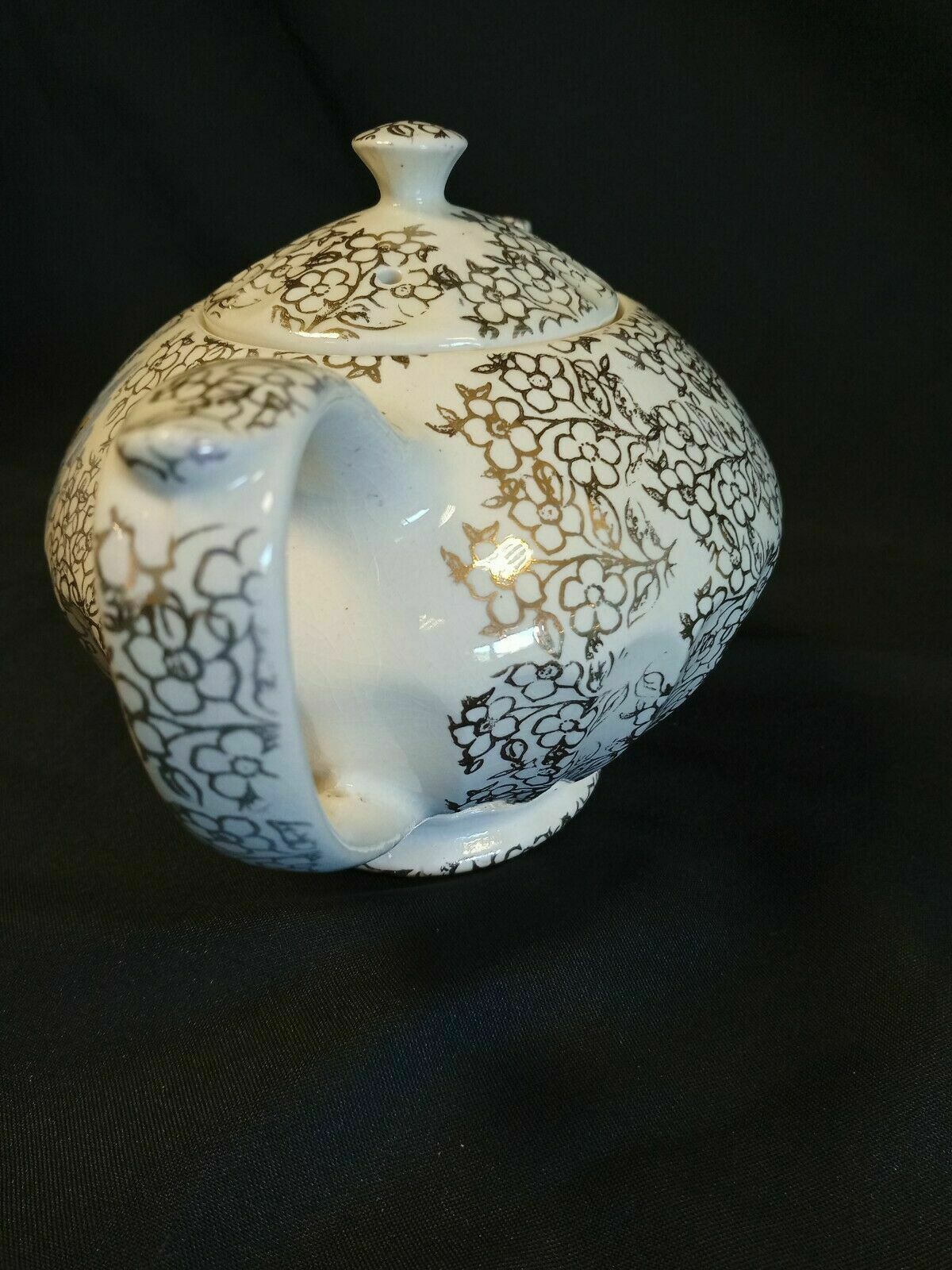 Sadler Teapot with Gilt floral design and Flower Lady Very rare pot - (7896)