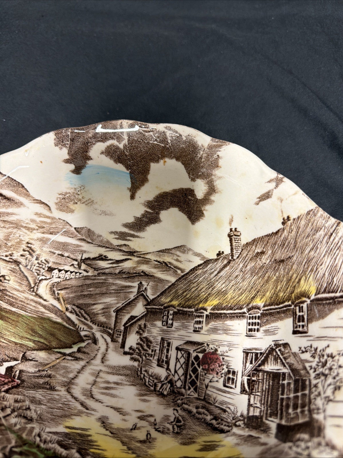 W.H. Grindley Staffordshire, England - Serving bowl - Quiet Day - (1816)