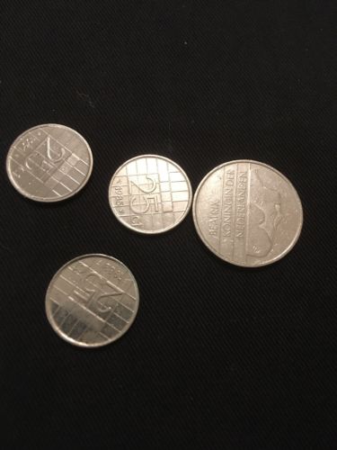 Netherlands 25 Cents x 3 & 1 Gulden x 1 coins - Queen Beatrix 91' 85' 83' 87' - (2824)
