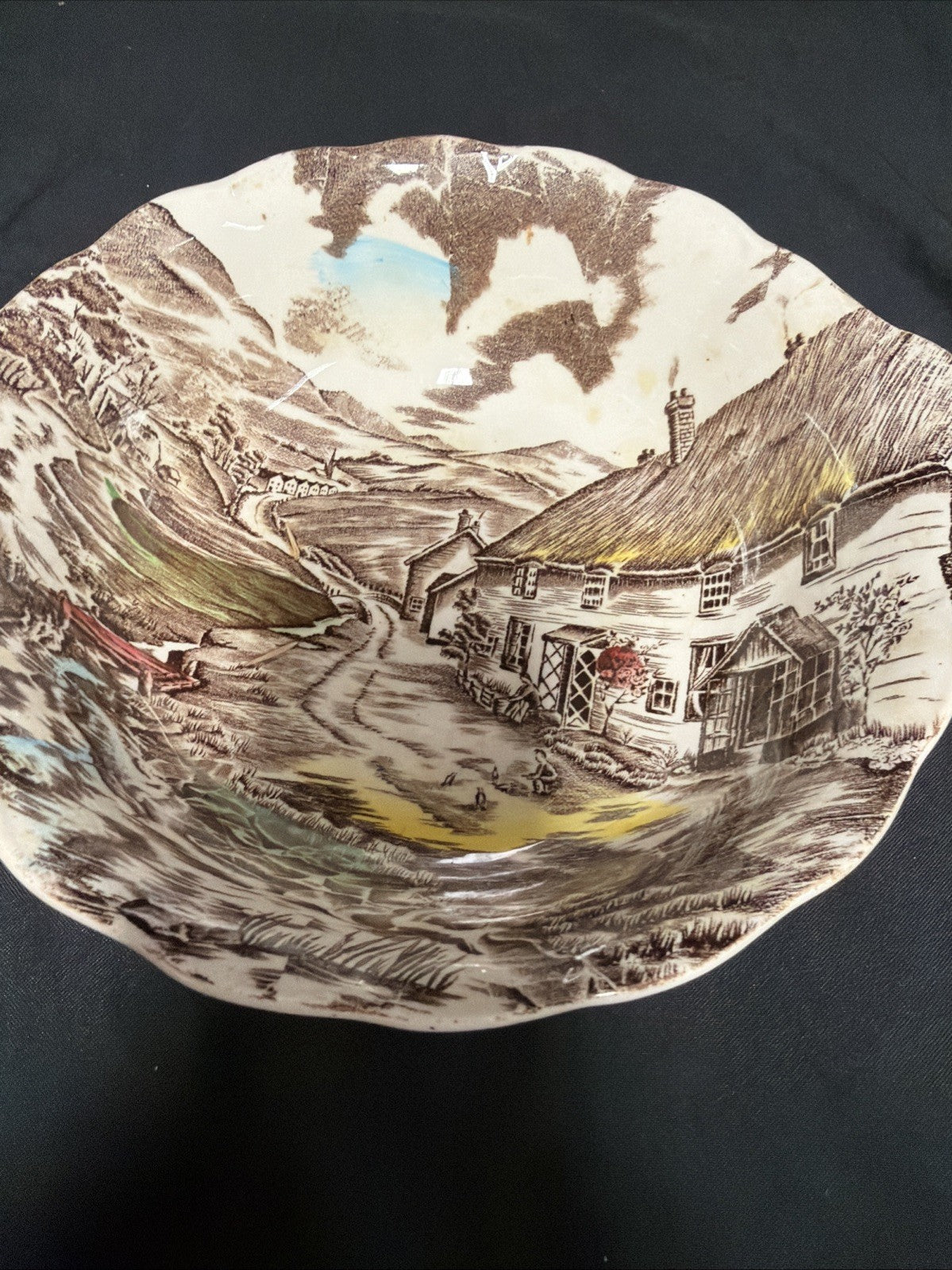 W.H. Grindley Staffordshire, England - Serving bowl - Quiet Day - (1816)
