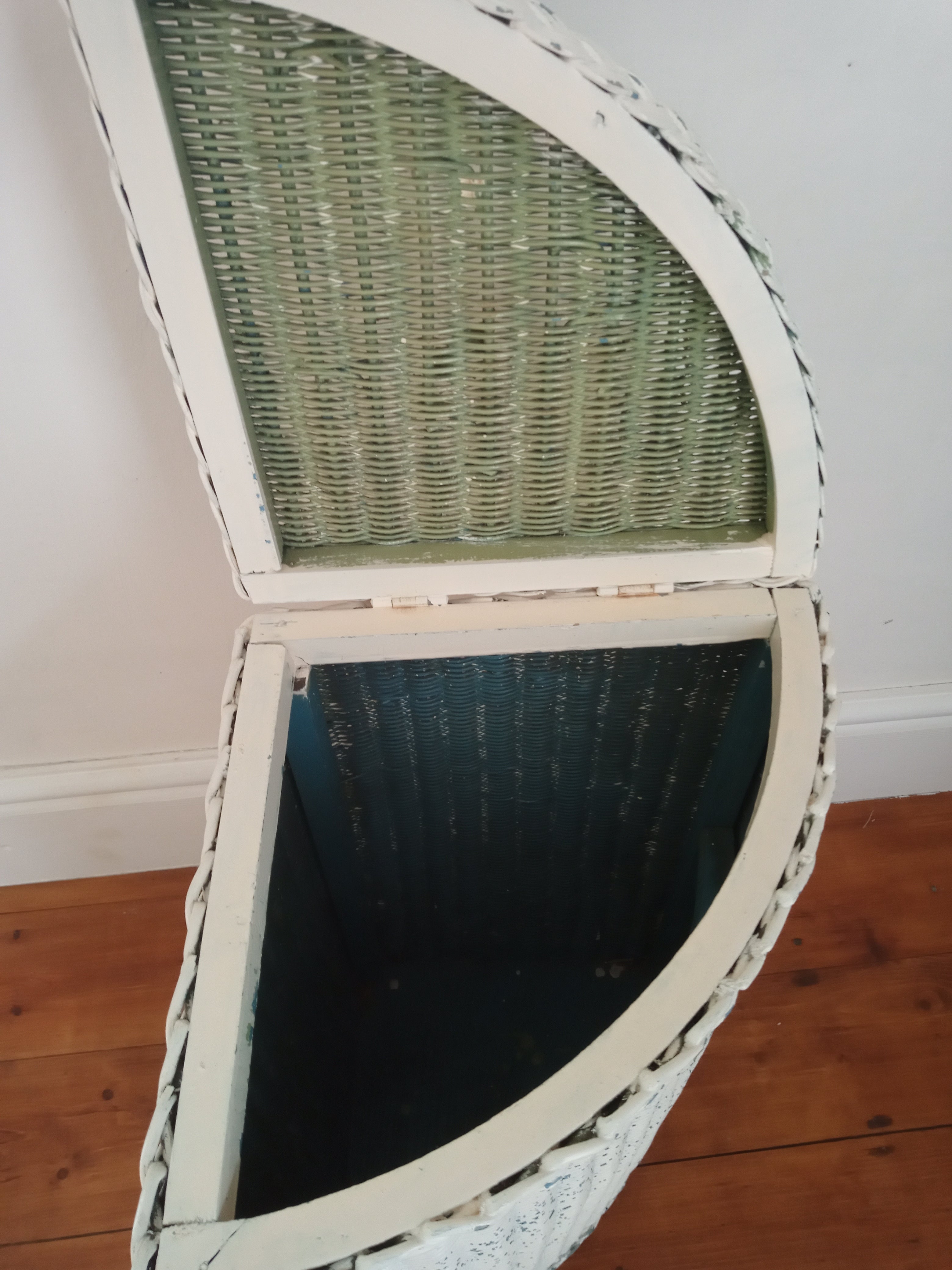 Vintage Lloyd Loom corner laundery bin painted white - (9705)