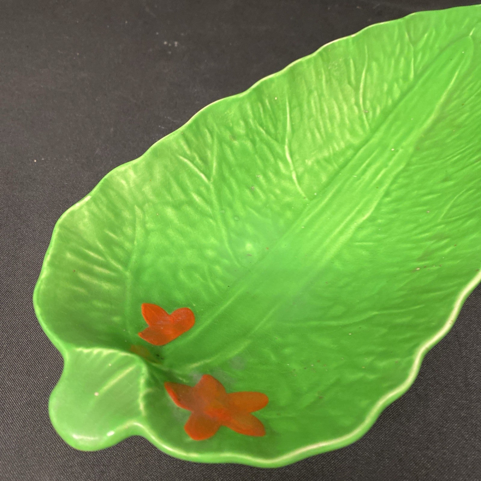 Beswick Ware 6890 Cabbage Leaf hand finished serving plate 31cm - (1722)