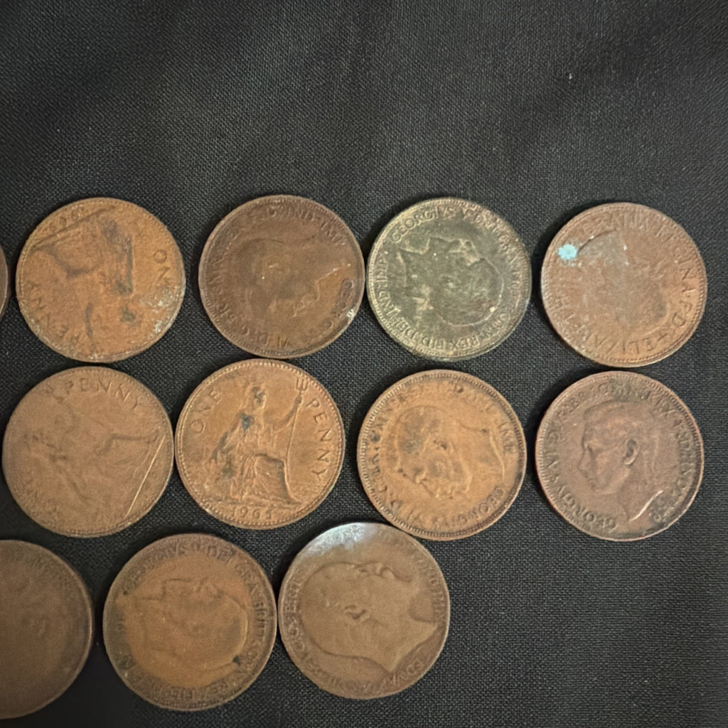 18 x British One Penny coins 1901 to 1967 spanning 3 Kings and 2 Queens  - (2360)