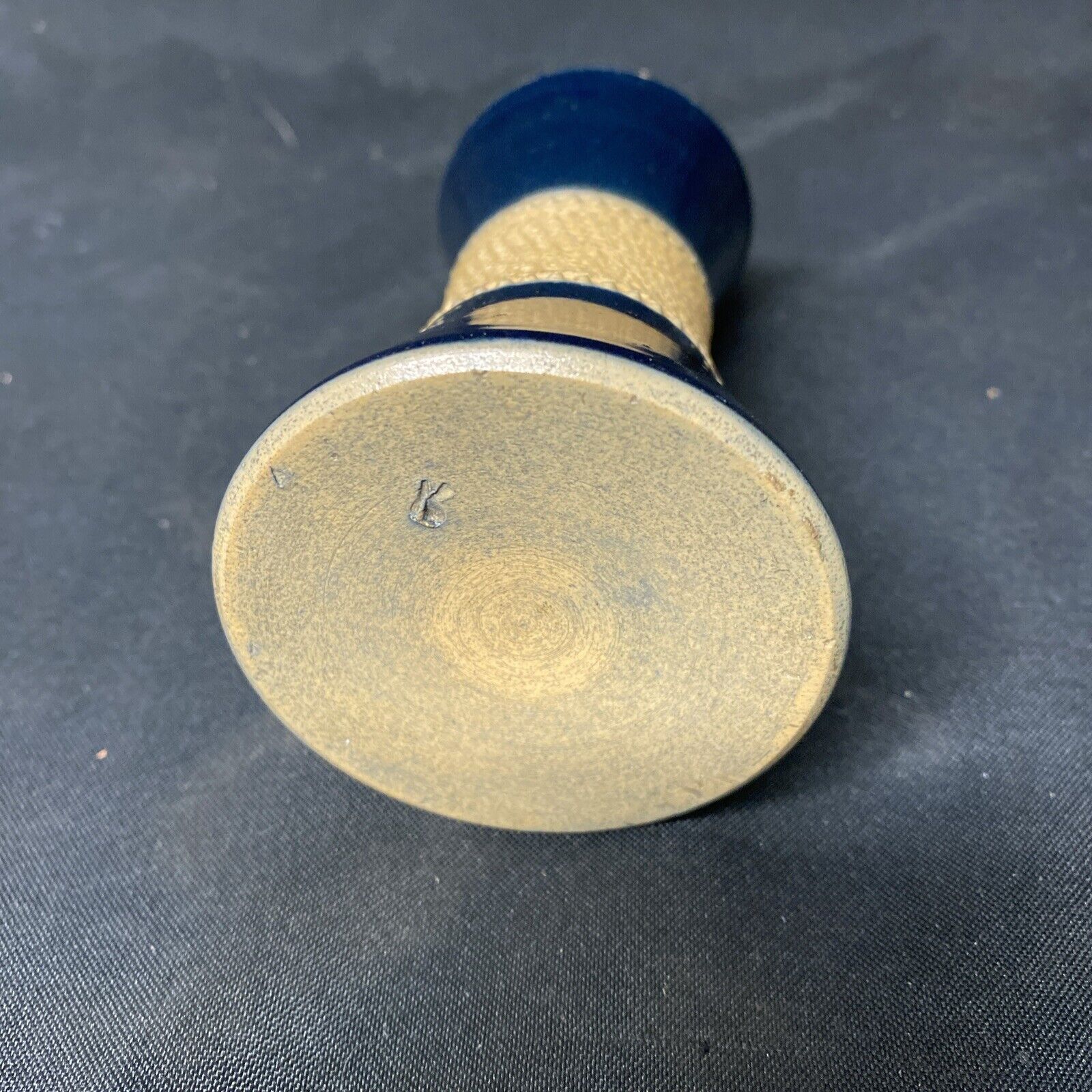 Pottery Vase 10.5cm - Backstamp is backwards "R" 1970's - (5388)