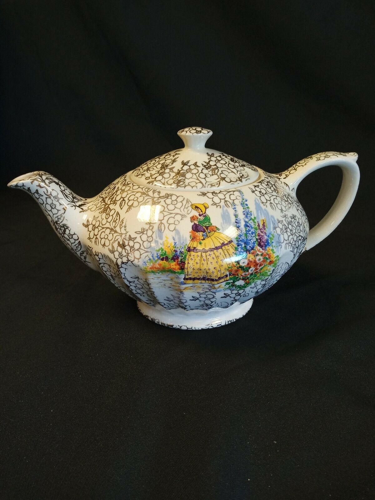 Sadler Teapot with Gilt floral design and Flower Lady Very rare pot - (7896)