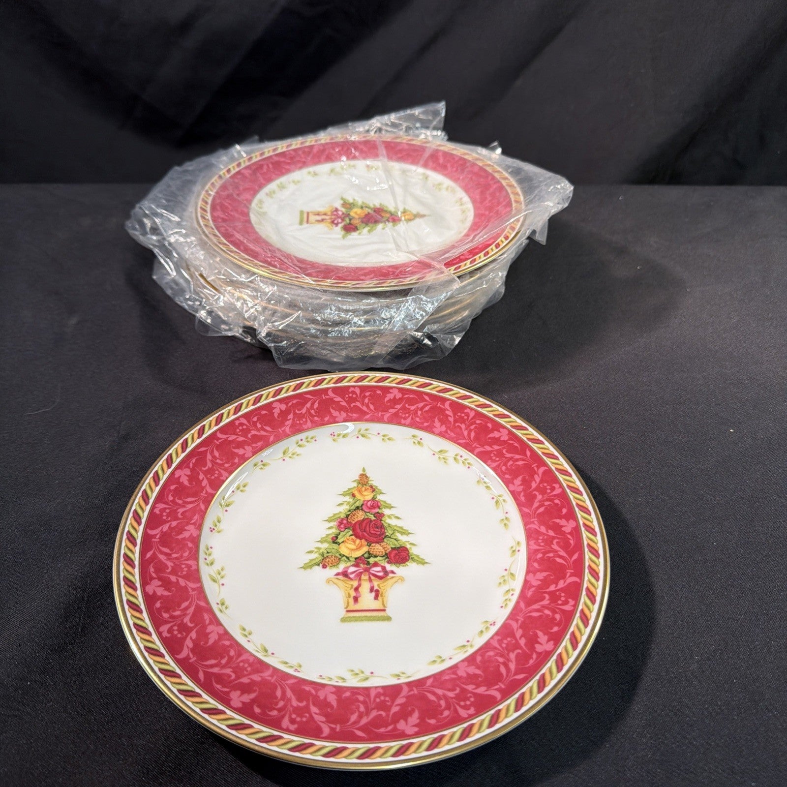 ROYAL ALBERT Old Country Roses Seasons of Colour Christmas Set of 6 Plates 8”