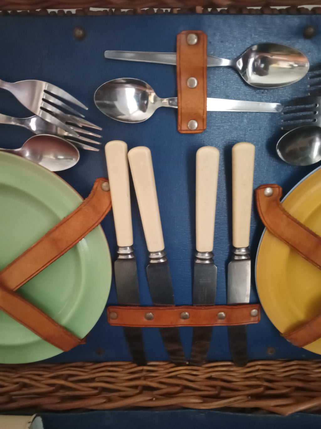 Vintage picnic basket Twinco S&P pots 2 Metal boxes Joseph fenton cutlery (9700)