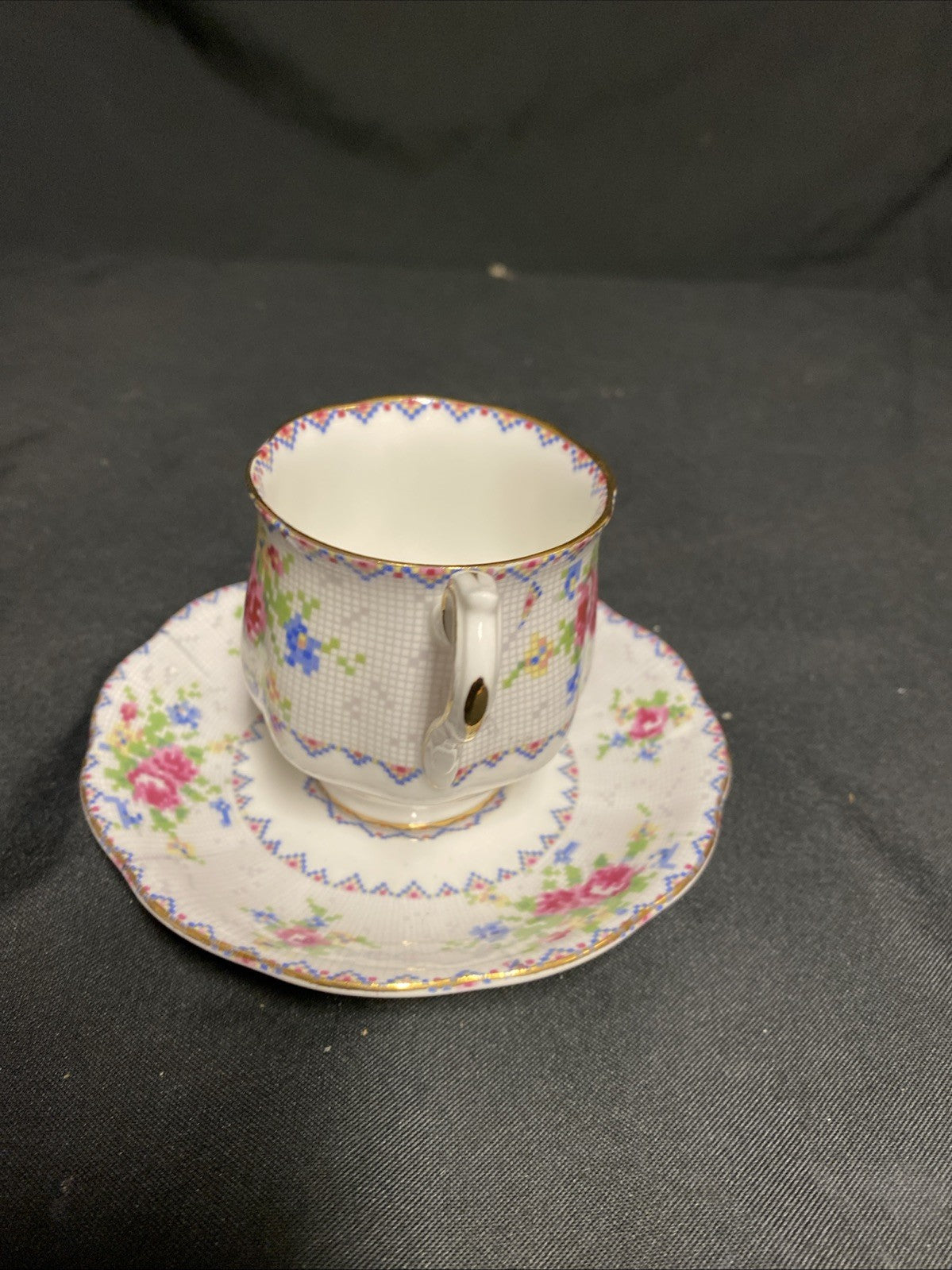Royal Albert Bone China Petit Point RD778676 Tea Cup & Saucer - (1760)