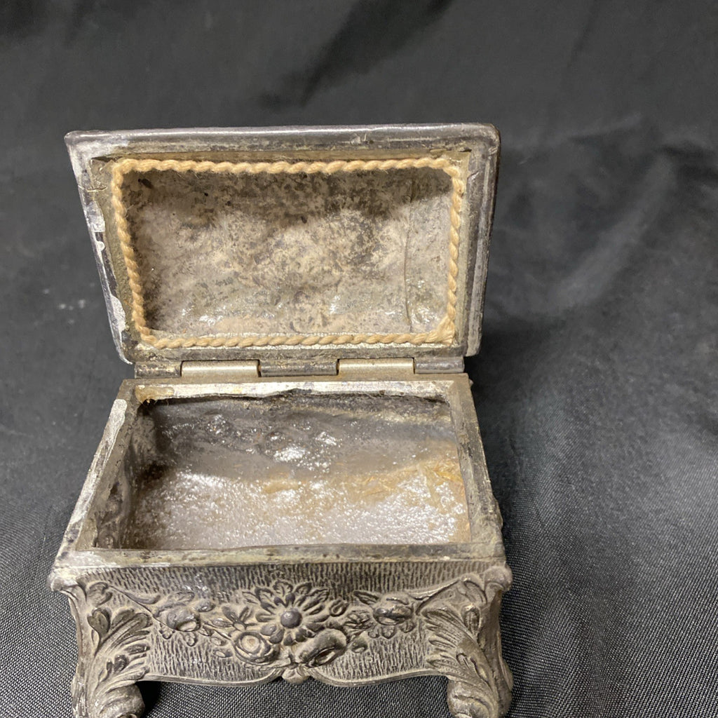 Pewter Trinket Box with lid Vintage Kitsch - (1419)