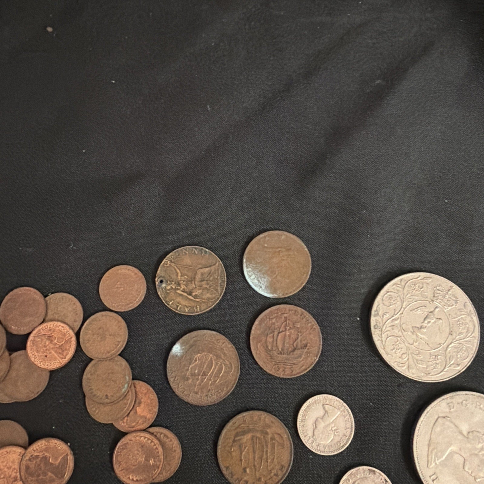 50 British Coins, Half Pennies new & Old Six Pence, Commemorative - (2361)