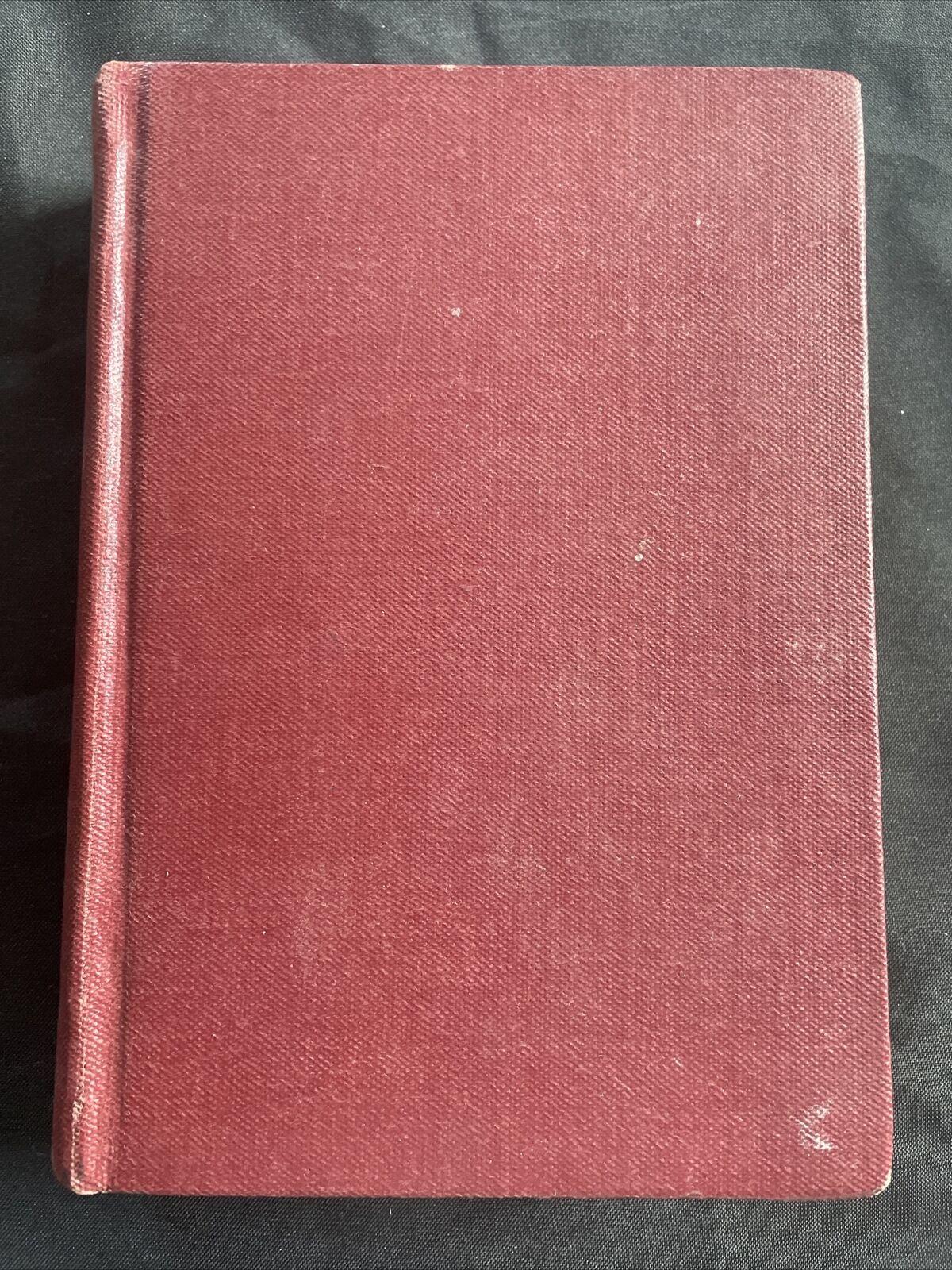 BOOK - Seven Pillars of Wisdom T.E Lawrence 1940 print with preface - (9510)