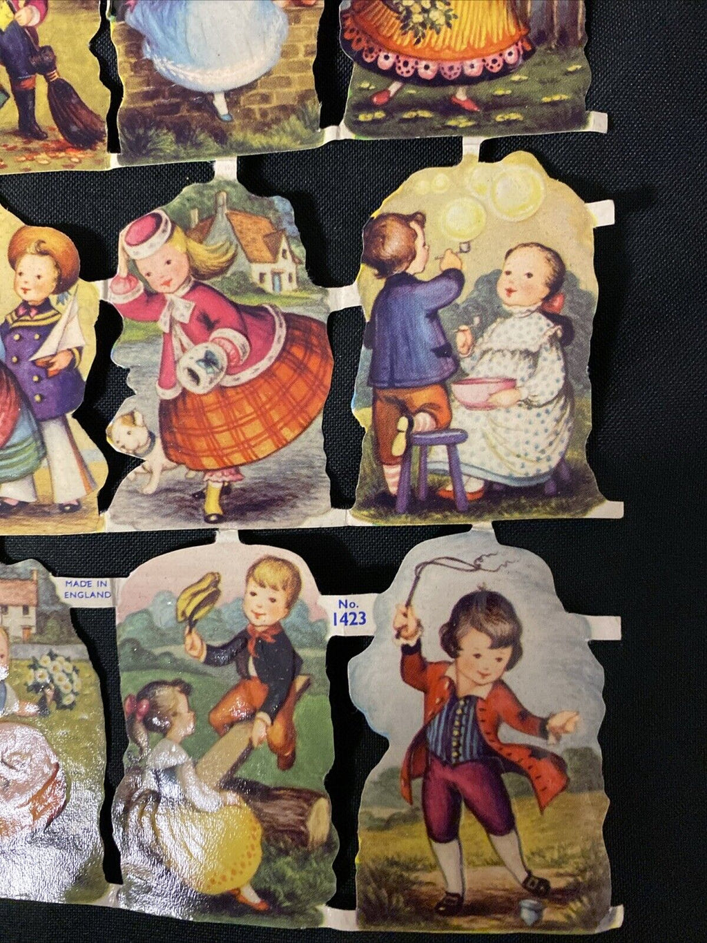 Vintage 1950's Gift Stickers Stamps Tags x 16 on uncut sheet - (5505)