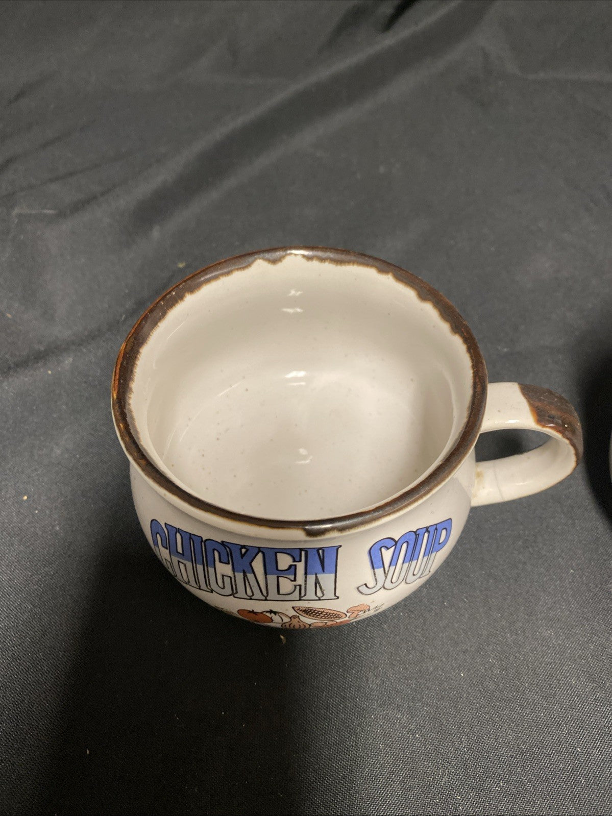 Pair of 1970's soup mugs Chicken and Tomato beautiful condition - (1797)