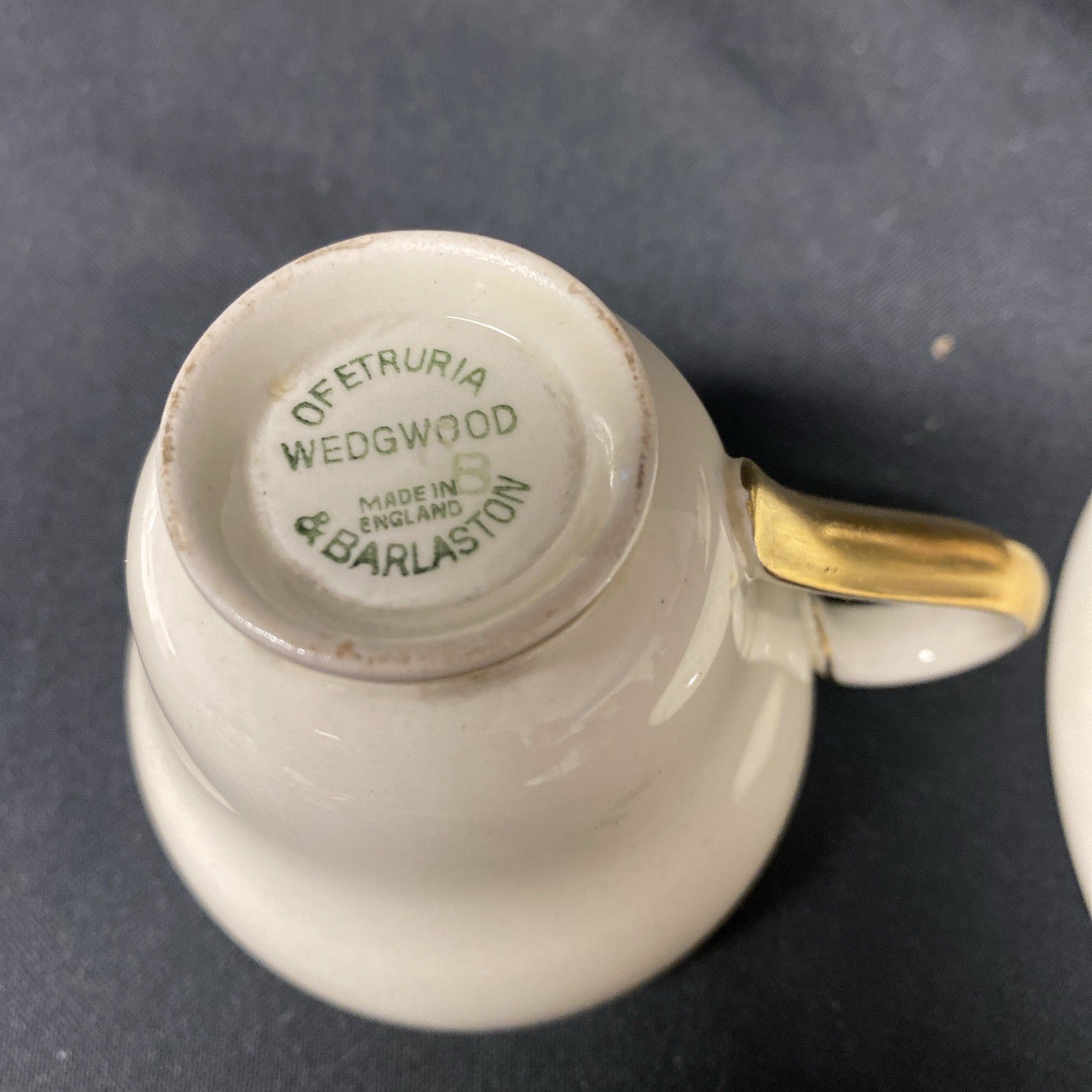 Wedgwood 5462 Red and Gold Band L'Epicure Two Cups & Saucers - (1713)