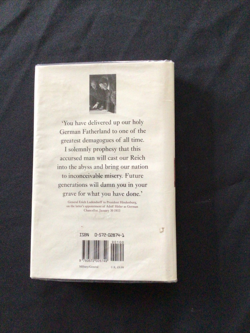 BOOK - HITLER MILITARY COMMANDER - Rupert Matthews - (8688)