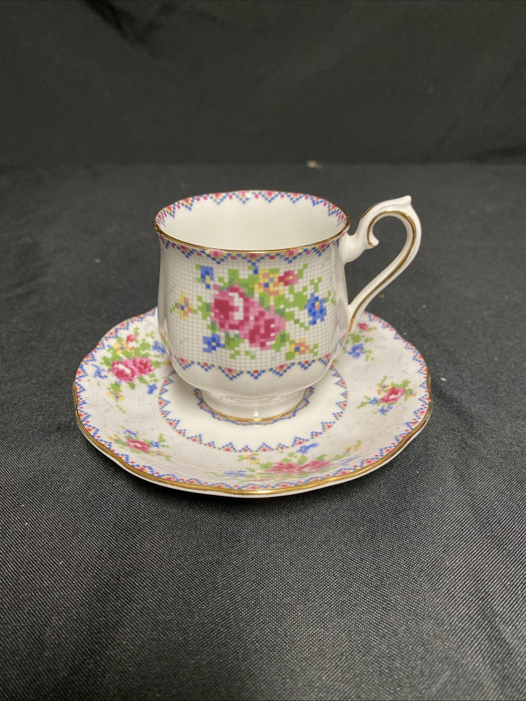 Royal Albert Bone China Petit Point RD778676 Tea Cup & Saucer - (1758)