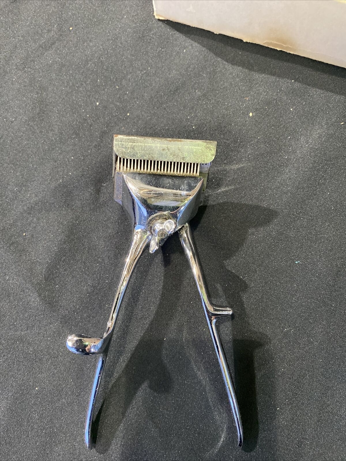 Vintage Burman Hair Clipper in original box + blade cover working order (8440)