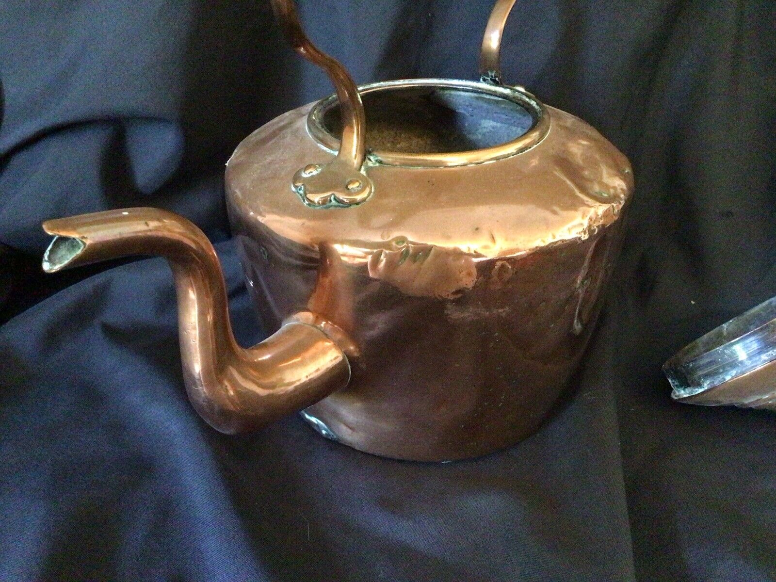 Kettle VERY heavy copper antique kettle nice patina - (8603)