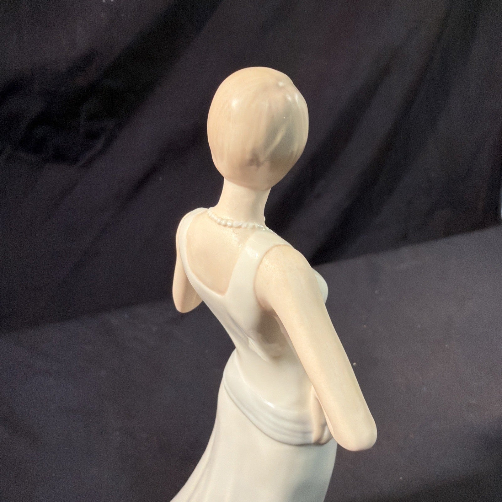 Berkeley An Evening Out TN5462 Figurine 24cm Tall Ex. Cond. - (2076) 