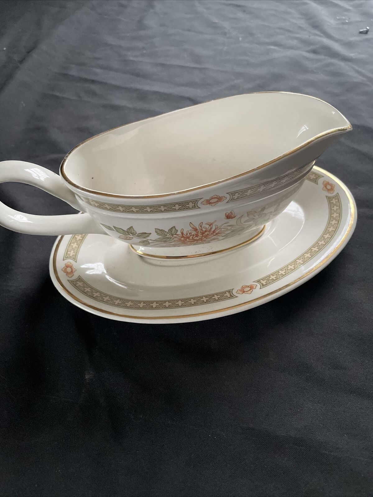 St Michael Chrysanthemum Gravy Boat and Dish Lovely condition Vintage - 9395