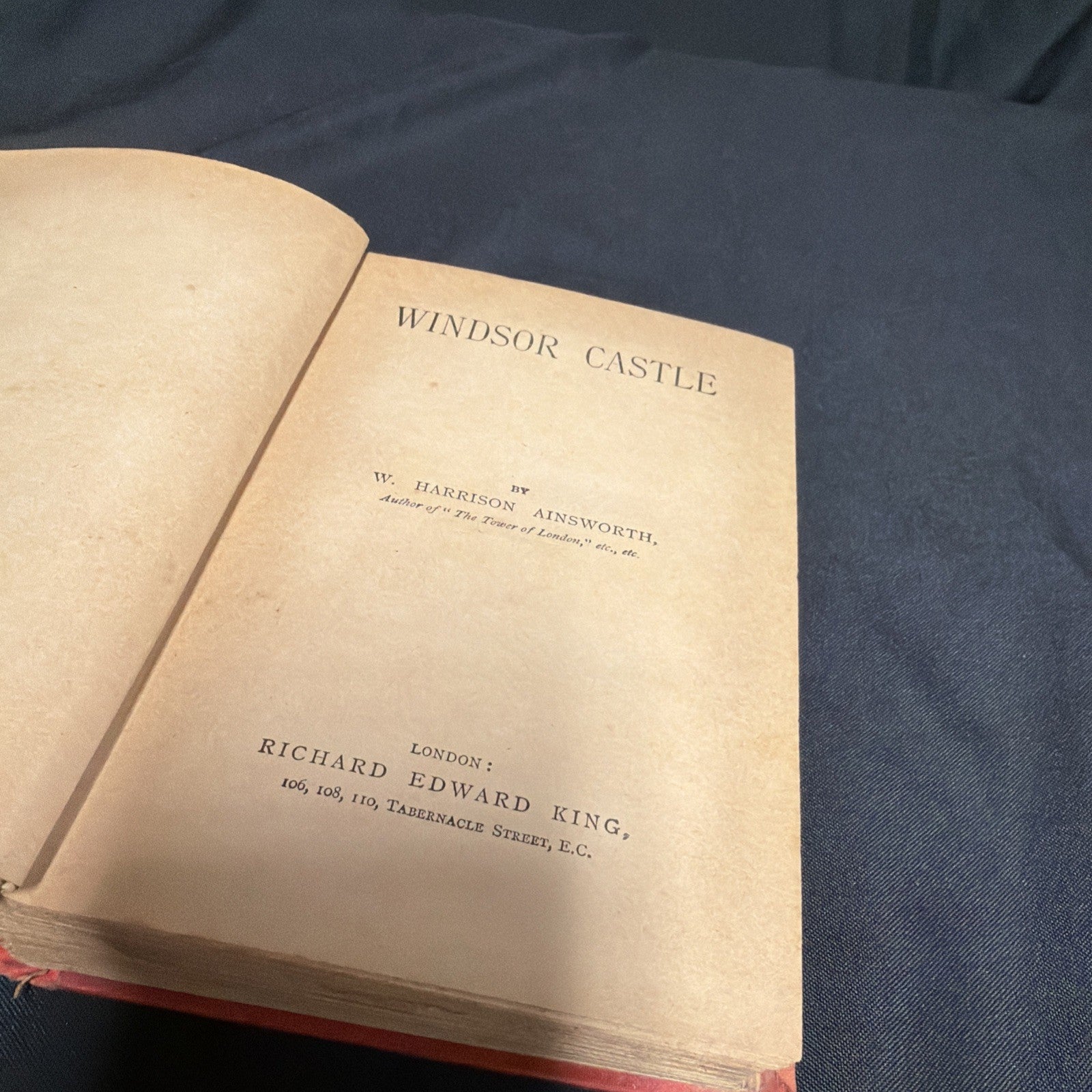 Windsor Castle by W. Harrison Ainsworth 1895 Antique Book The Rainbow Library -(1971)