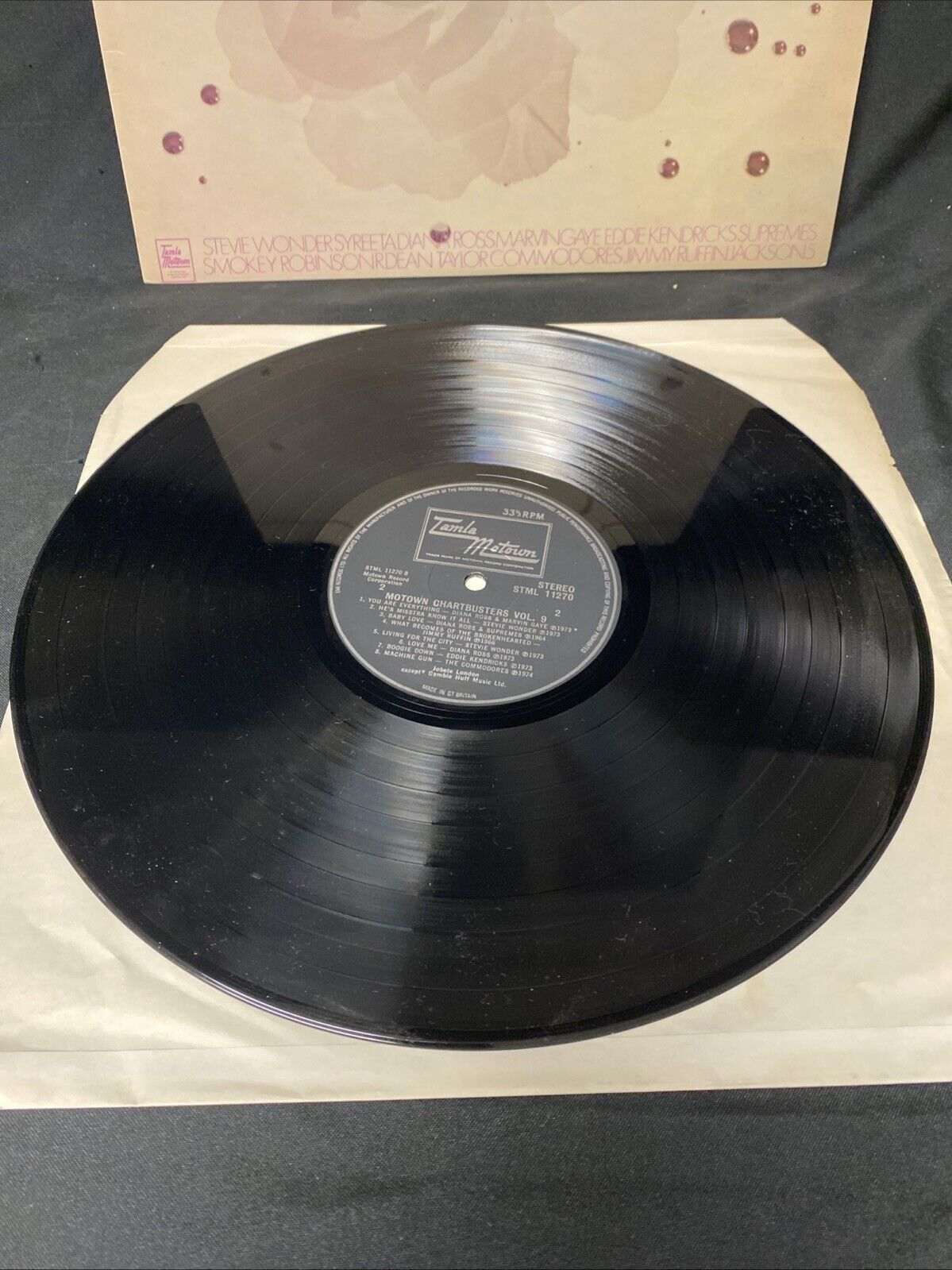 VINYL RECORD - Motown Chartbusters Volume 9 - 1974 - 17 tracks Ex Cond - (5653)