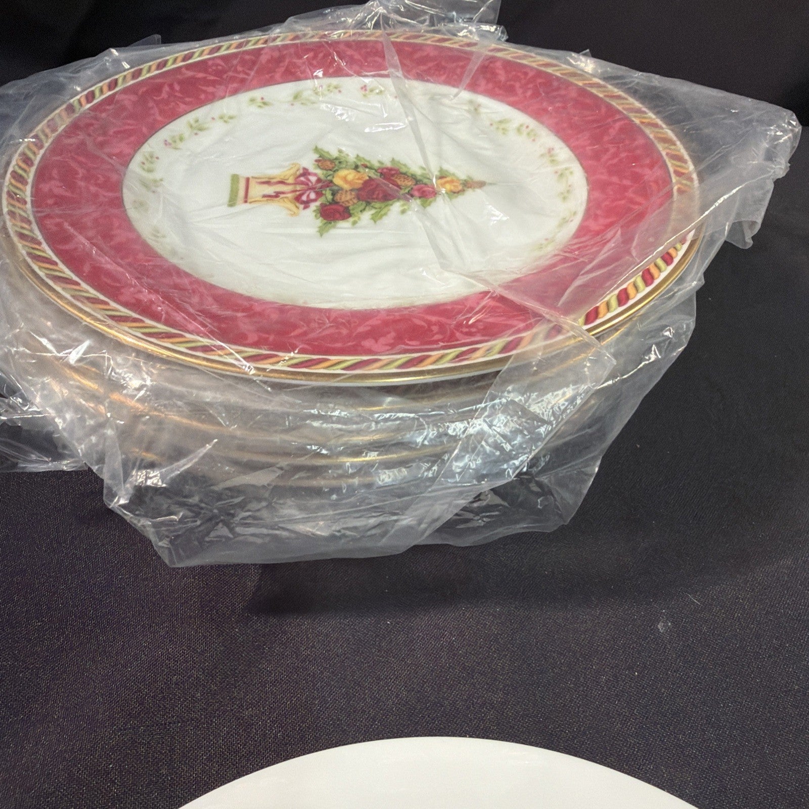 ROYAL ALBERT Old Country Roses Seasons of Colour Christmas Set of 6 Plates 8”