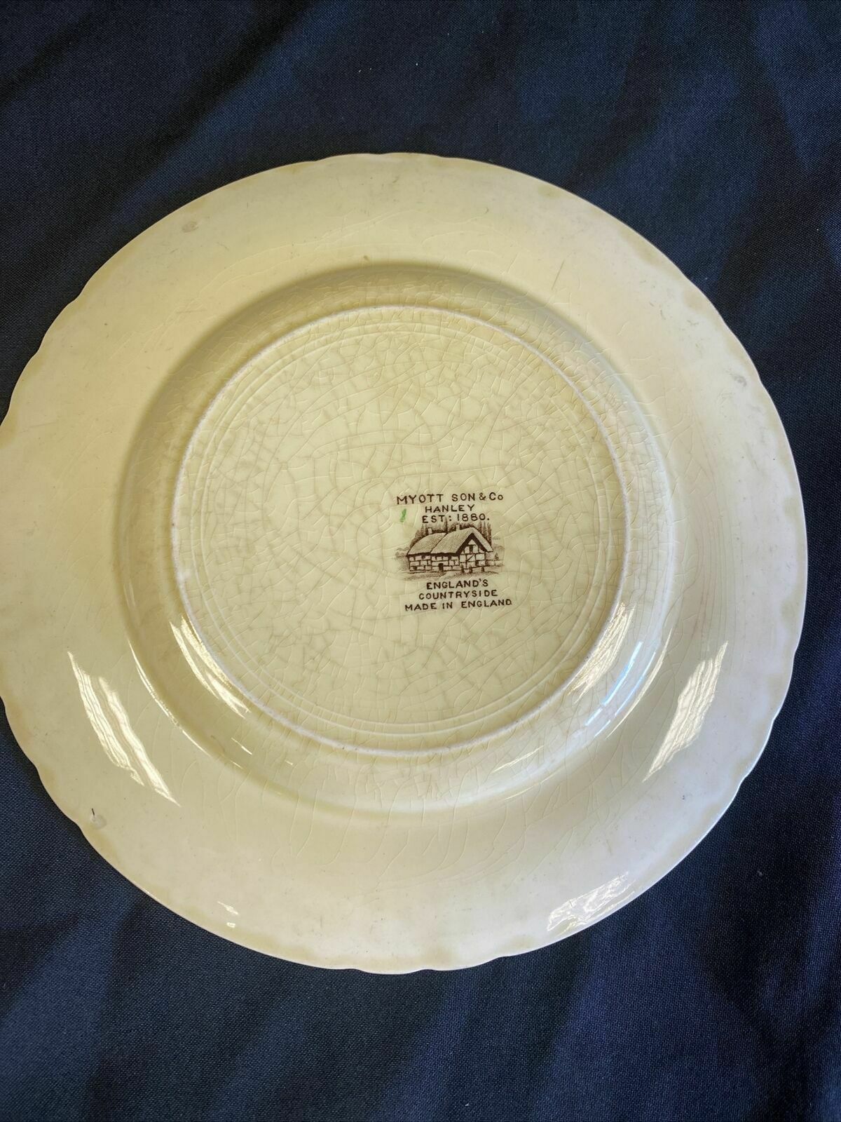 MYOTT Son & Co England's Countryside 2x 23cm Plates Vintage design - (7566)