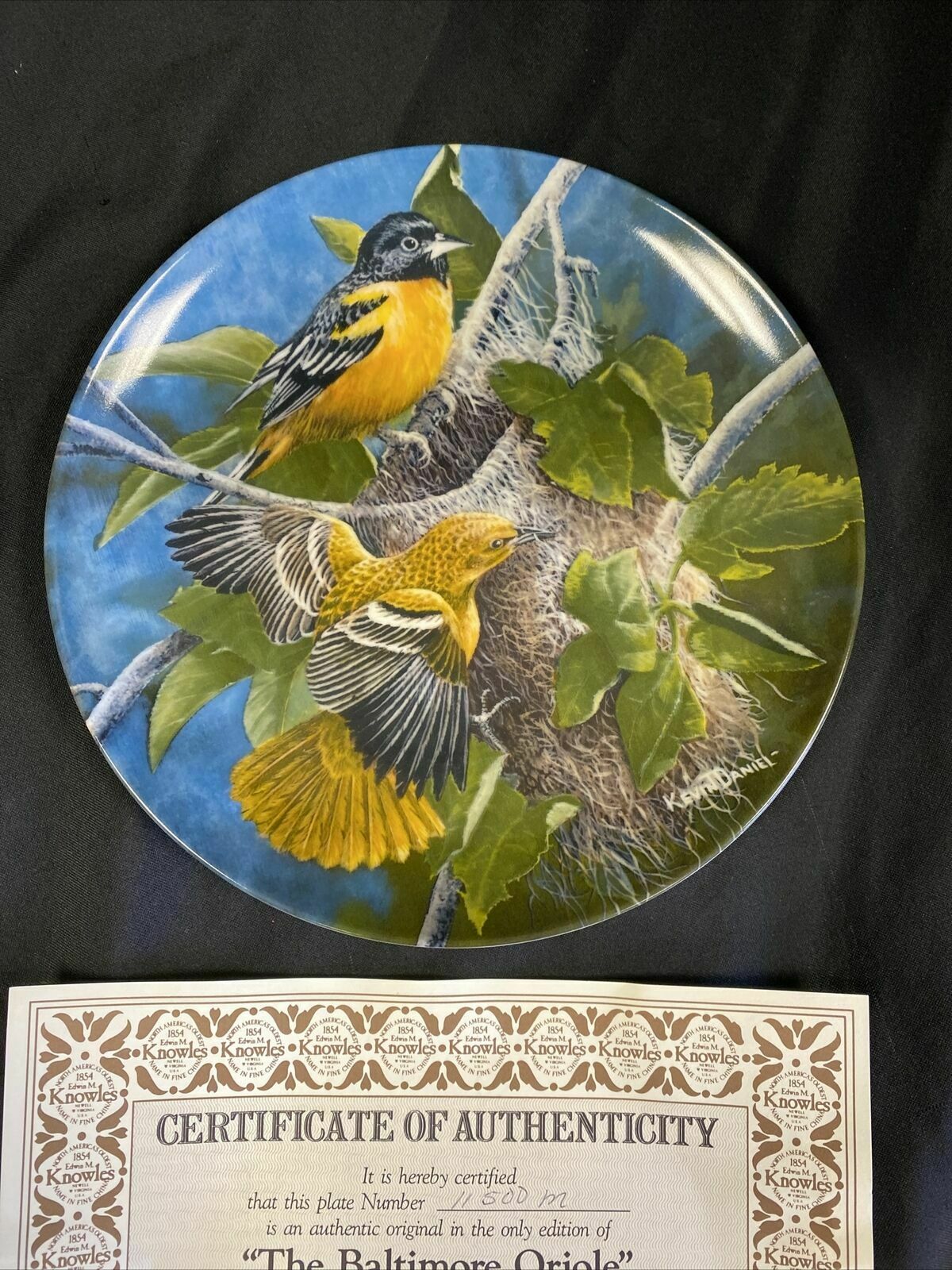 Knowles 1985 Birds in Your Garden Plates x 2 - Baltimore Oriole & The Robin(7834