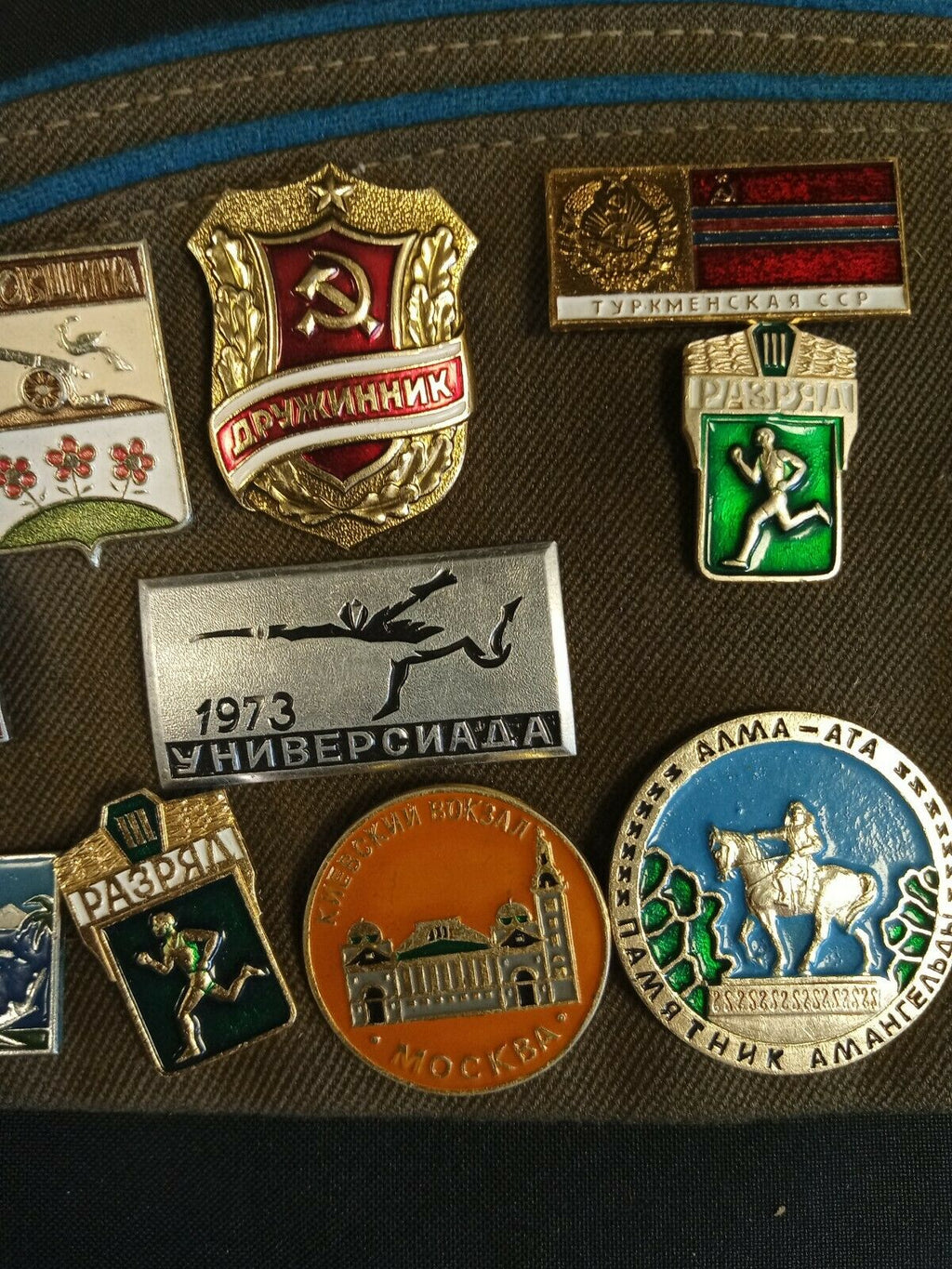RUSSIAN Pilotka Flat Hat with 24 Pin badges & 3 fabric patches Military - (7968)