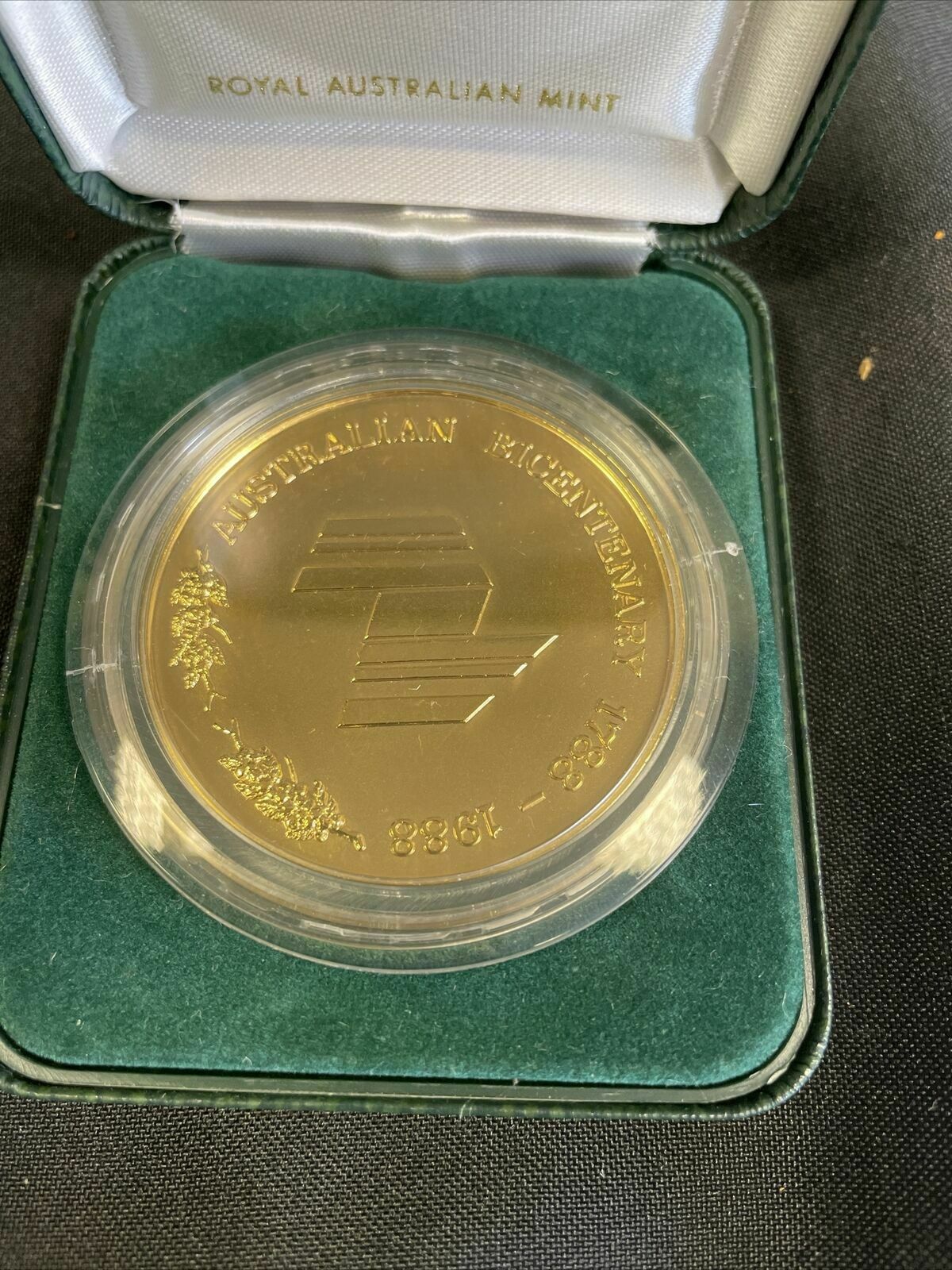 Australia Bicentennial Commemorative Medallion 1788-1988 MIB - (8223)