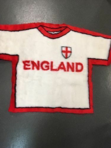ENGLAND Football White Shirt Faux Fur Rug - Washable perfect man cave gift -(2621)