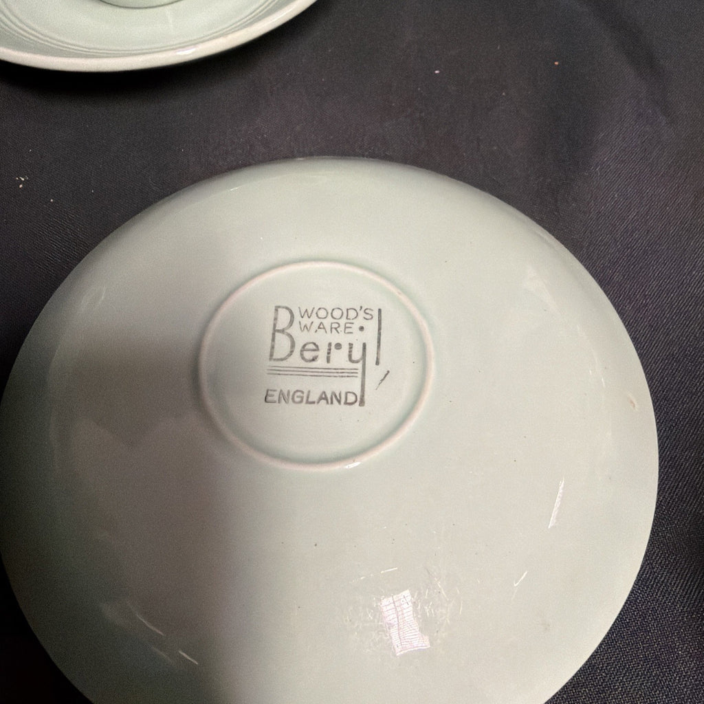 Wood's Ware Beryl Utility Green 1940's Ceramic Tea Cup & saucer x 4 - (1918) 
