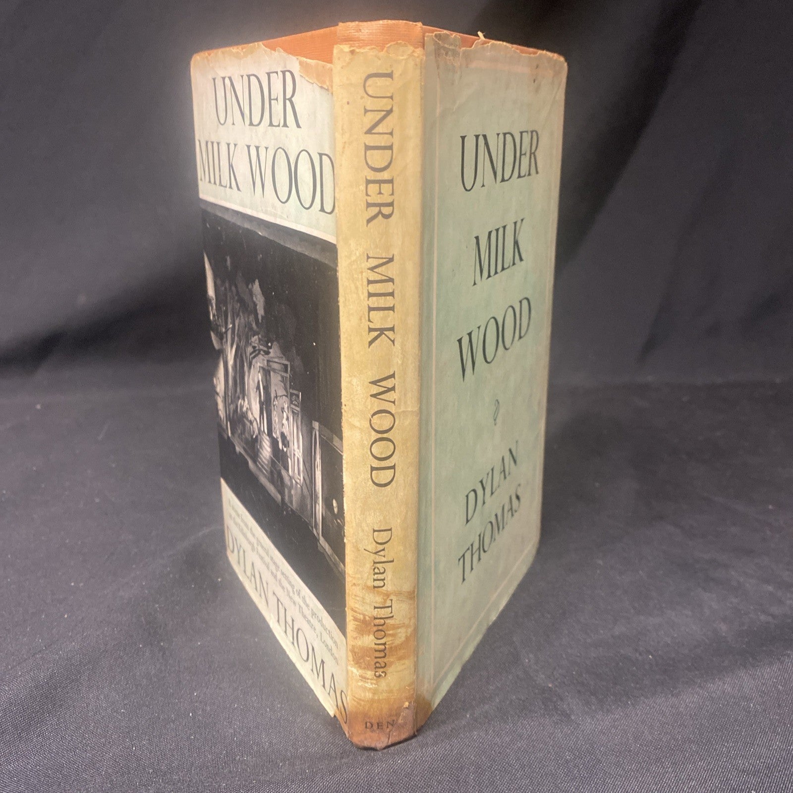 Book - Under Milk Wood - Dylan Thomas - 1957 - (1534)