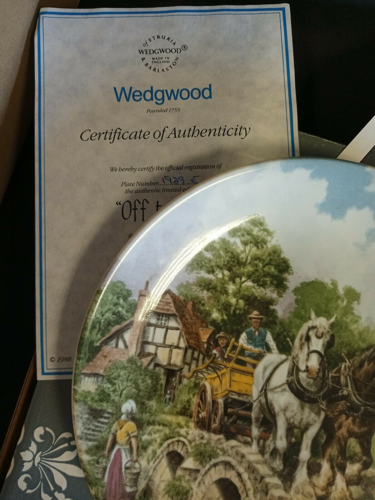 Wedgwood Queensware Collectors Boxed Plate Limited Ed. 1989 Off To Work (7880)