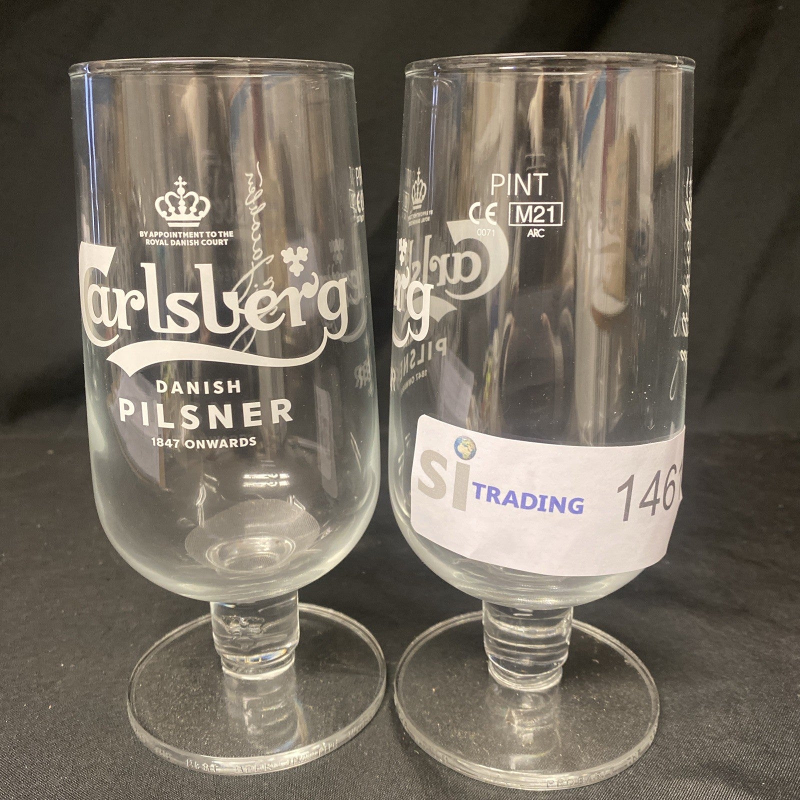 2X Carlsberg Pilsner Footed pint Glass Drinks Home Bar Pub Party (1461)