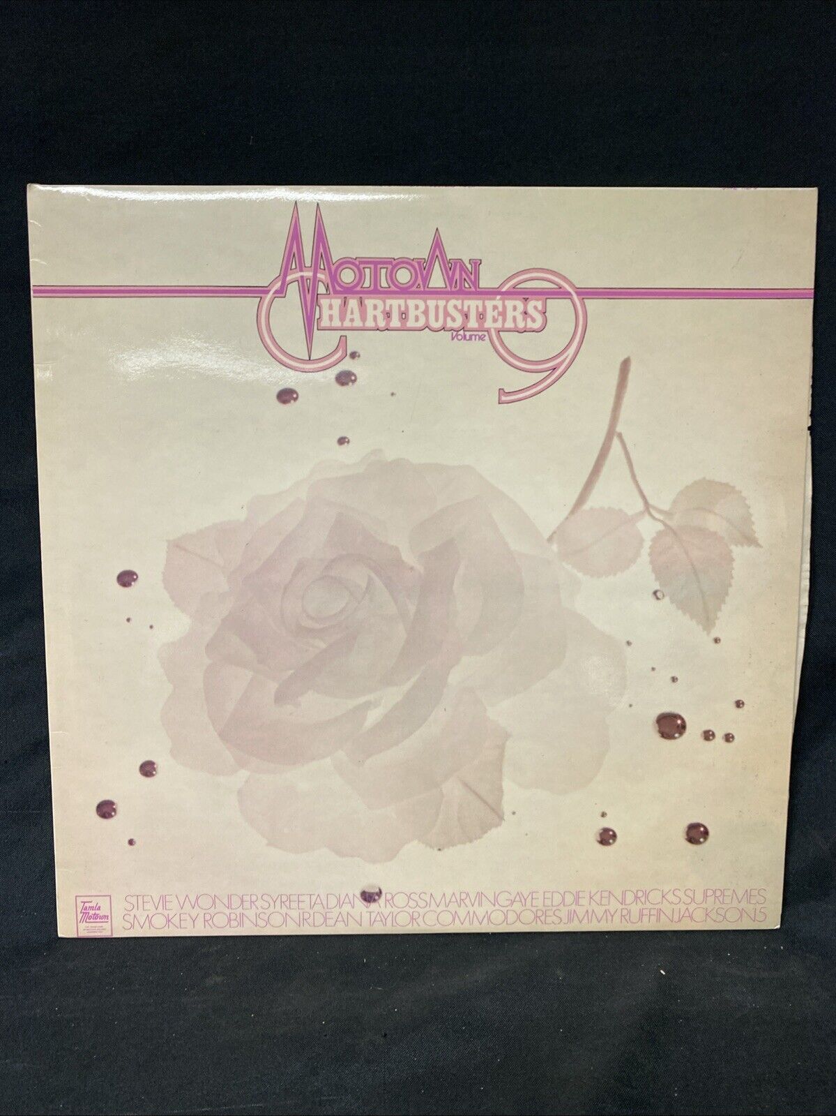 VINYL RECORD - Motown Chartbusters Volume 9 - 1974 - 17 tracks Ex Cond - (5653)