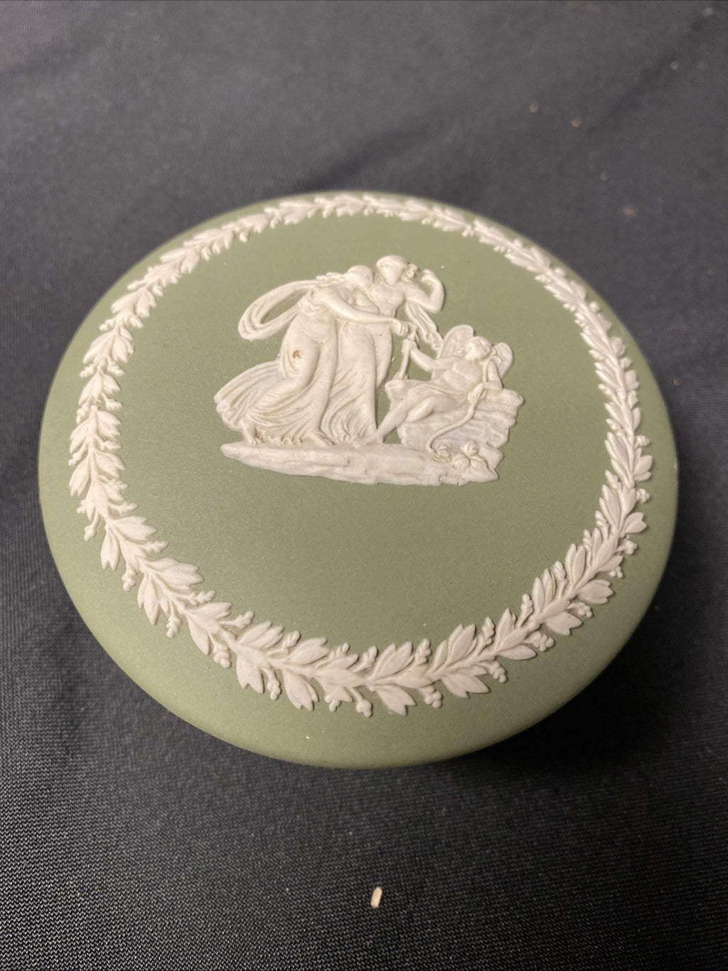 Vintage Wedgwood Jasperware Sage Trinket Box Grecian Round - (1597)