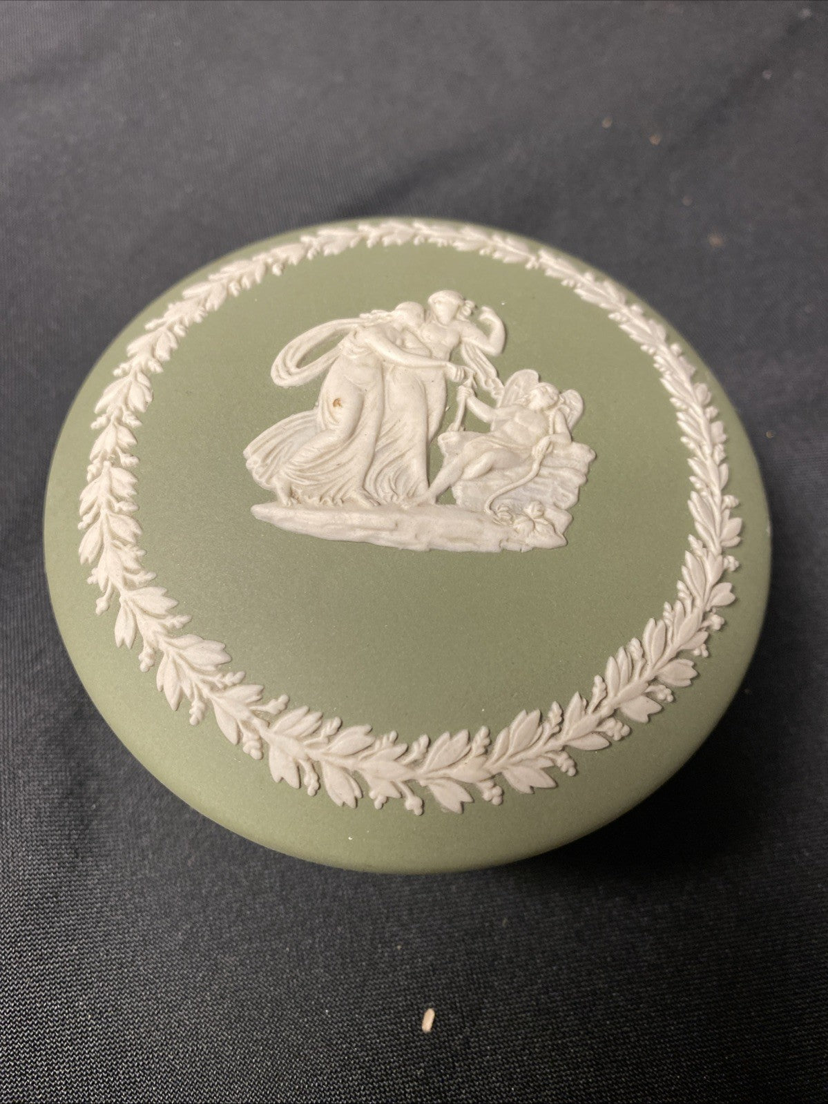 Vintage Wedgwood Jasperware Sage Trinket Box Grecian Round - (1597)