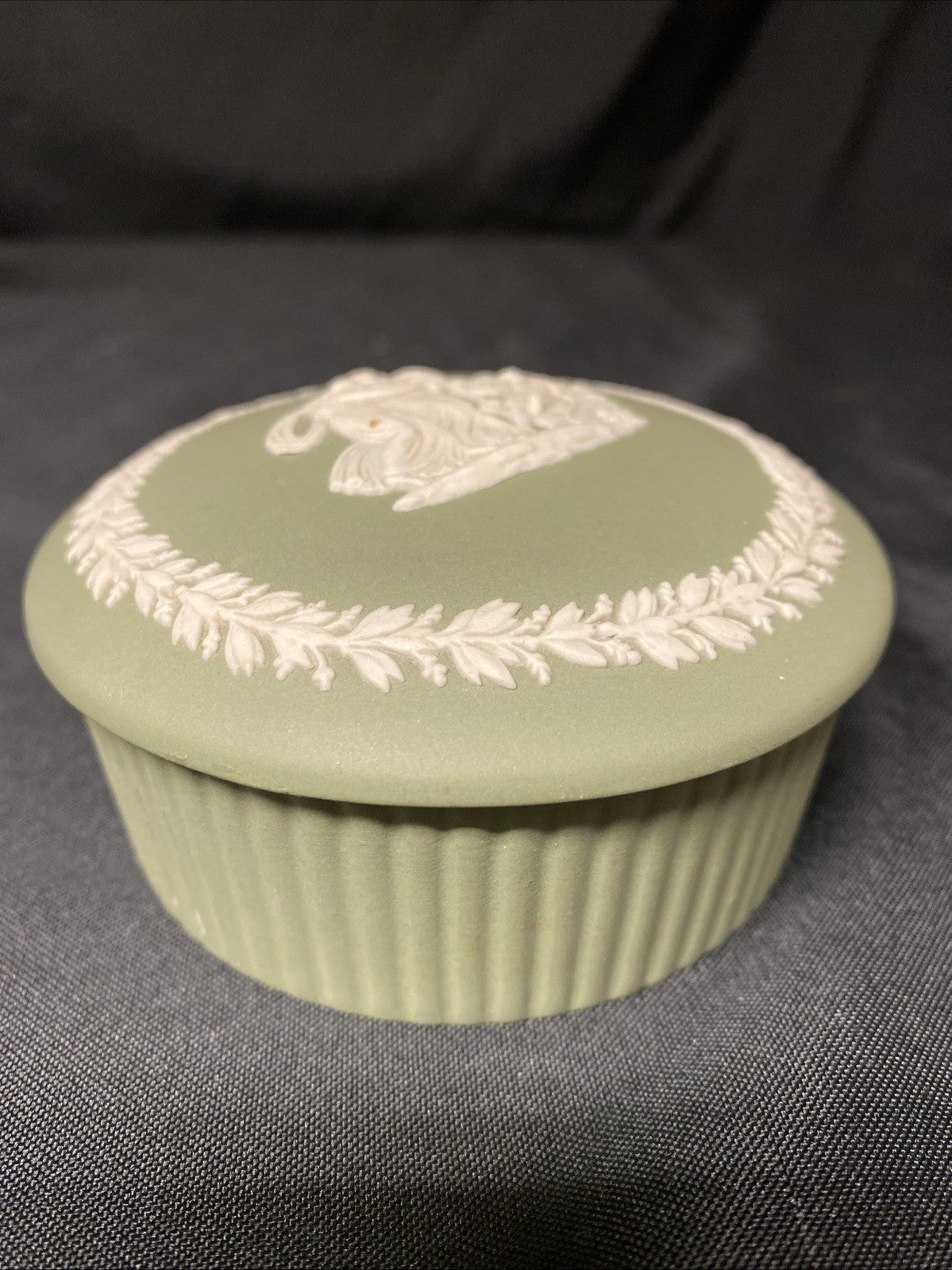 Vintage Wedgwood Jasperware Sage Trinket Box Grecian Round - (1597)