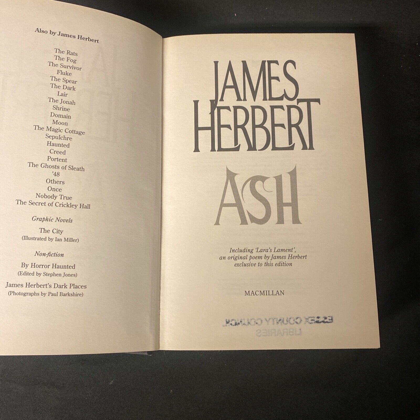 Ash by James Herbert FIRST EDITION hardback book 1/1 2012 Limited Ed. HB DJ -(5094)