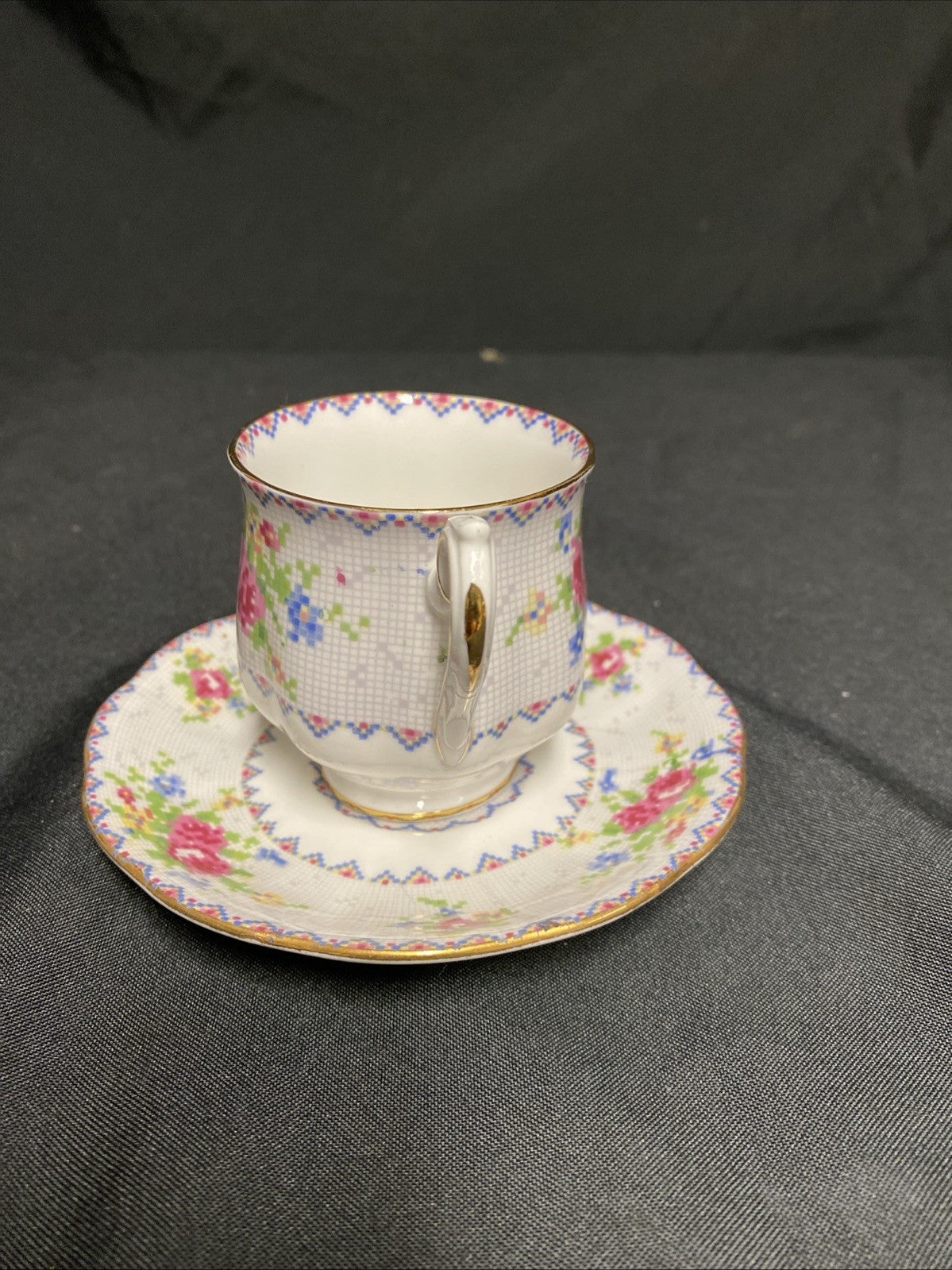 Royal Albert Bone China Petit Point RD778676 Tea Cup & Saucer - (1761)