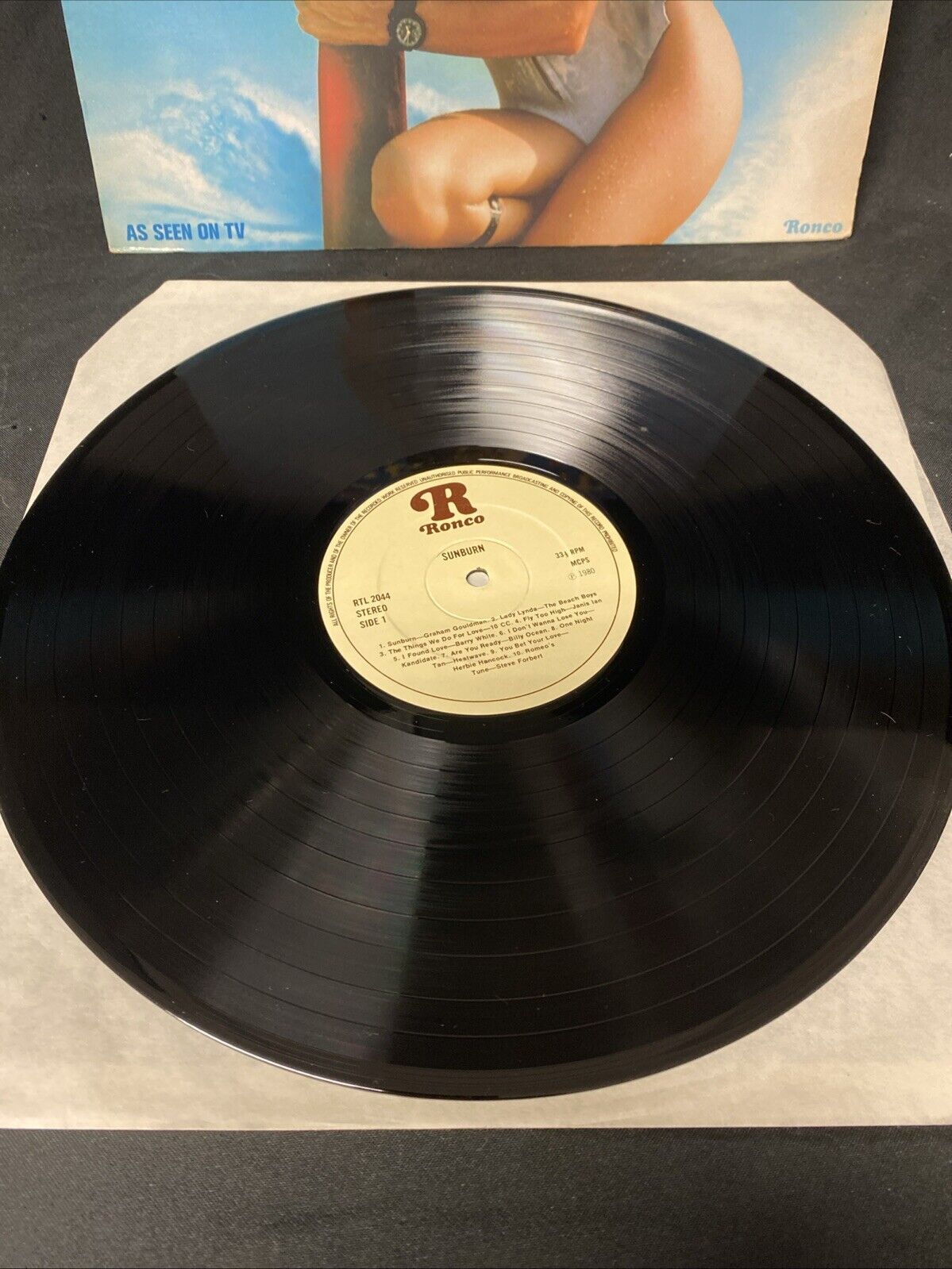 VINYL RECORD - Sunburn - Film soundtrack 22 Disco Hits 1980 - (5692)