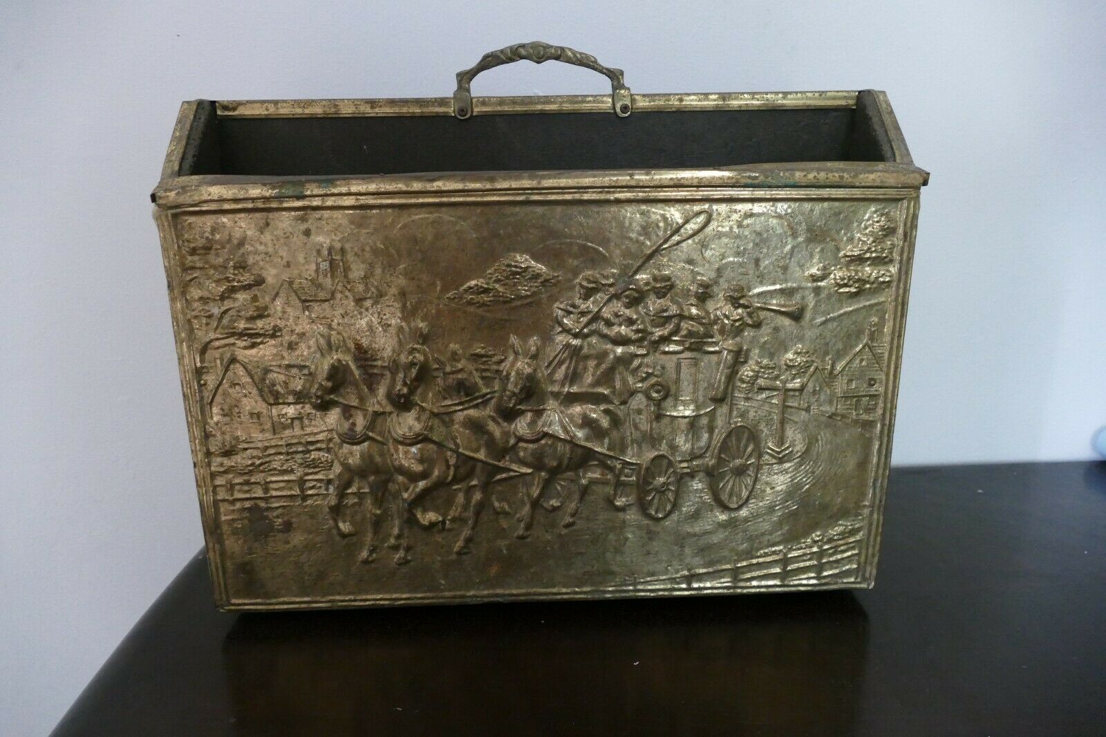 Brass Repousse Exterior Design "Cart and Horses" Magazine Rack Antique (8568)