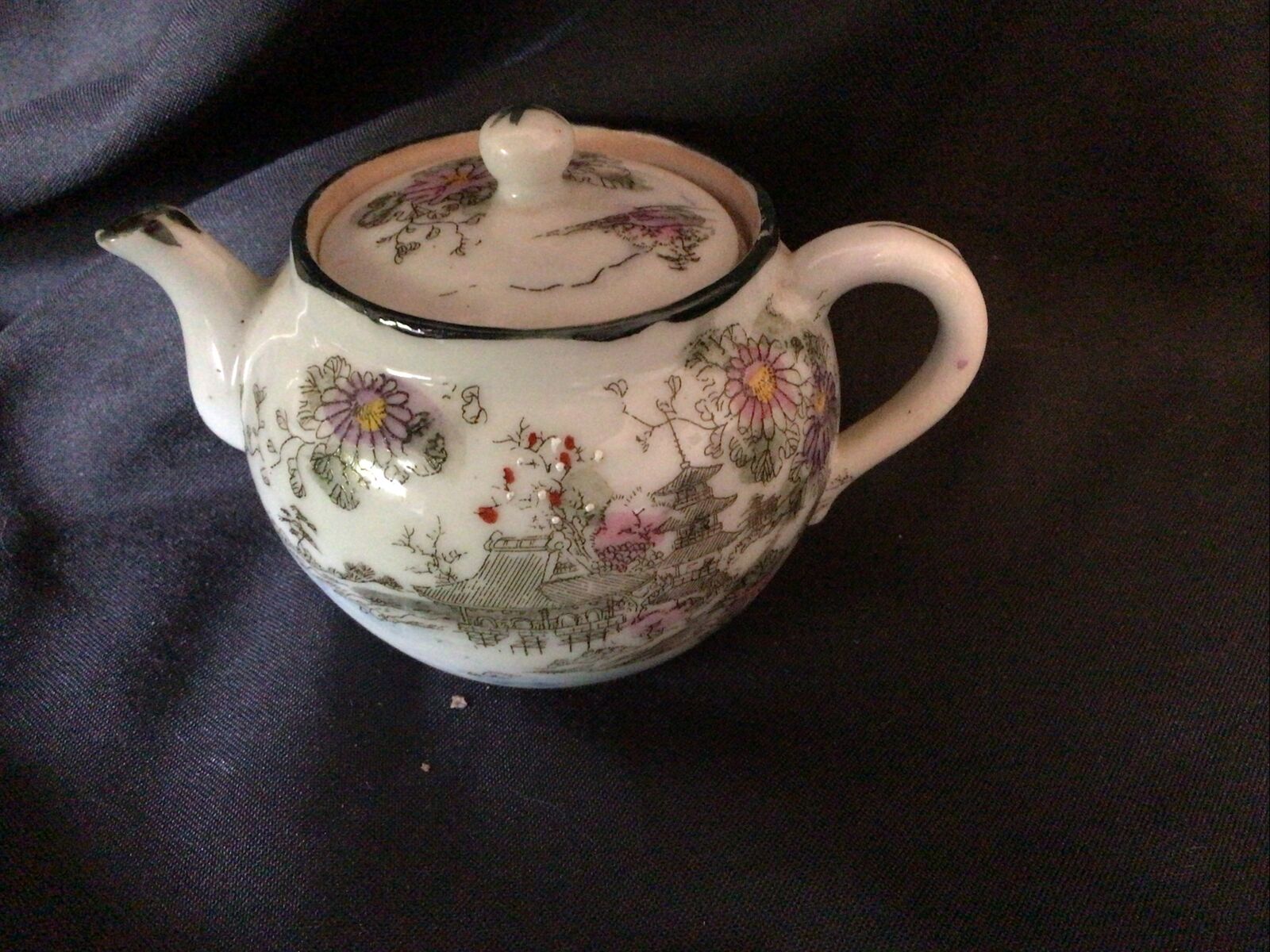 Teapot Collectors Small Ceramic Vintage 6cm Japanese Style - (8376)