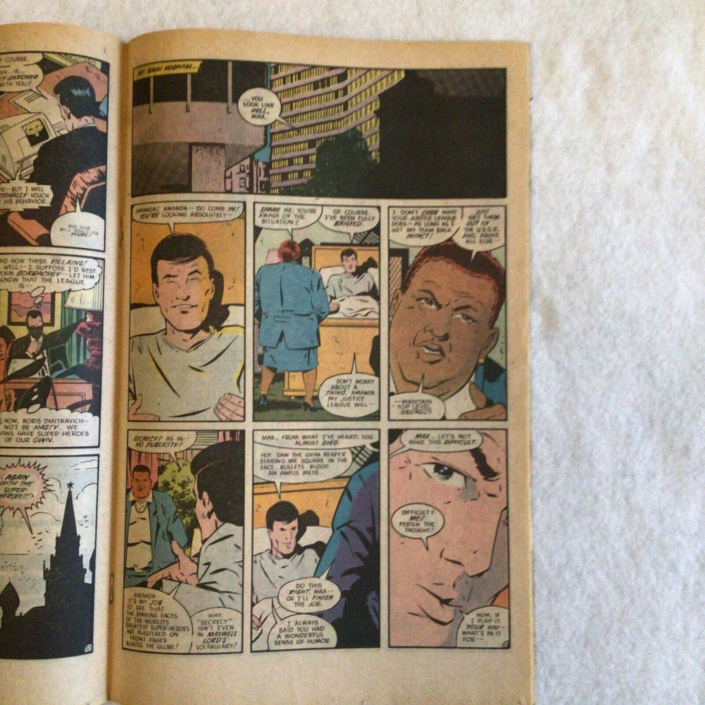 COMIC - DC Comics JUSTICE LEAGUE INTERNATIONAL vs SUICIDE SQUAD  May 1988 (8856