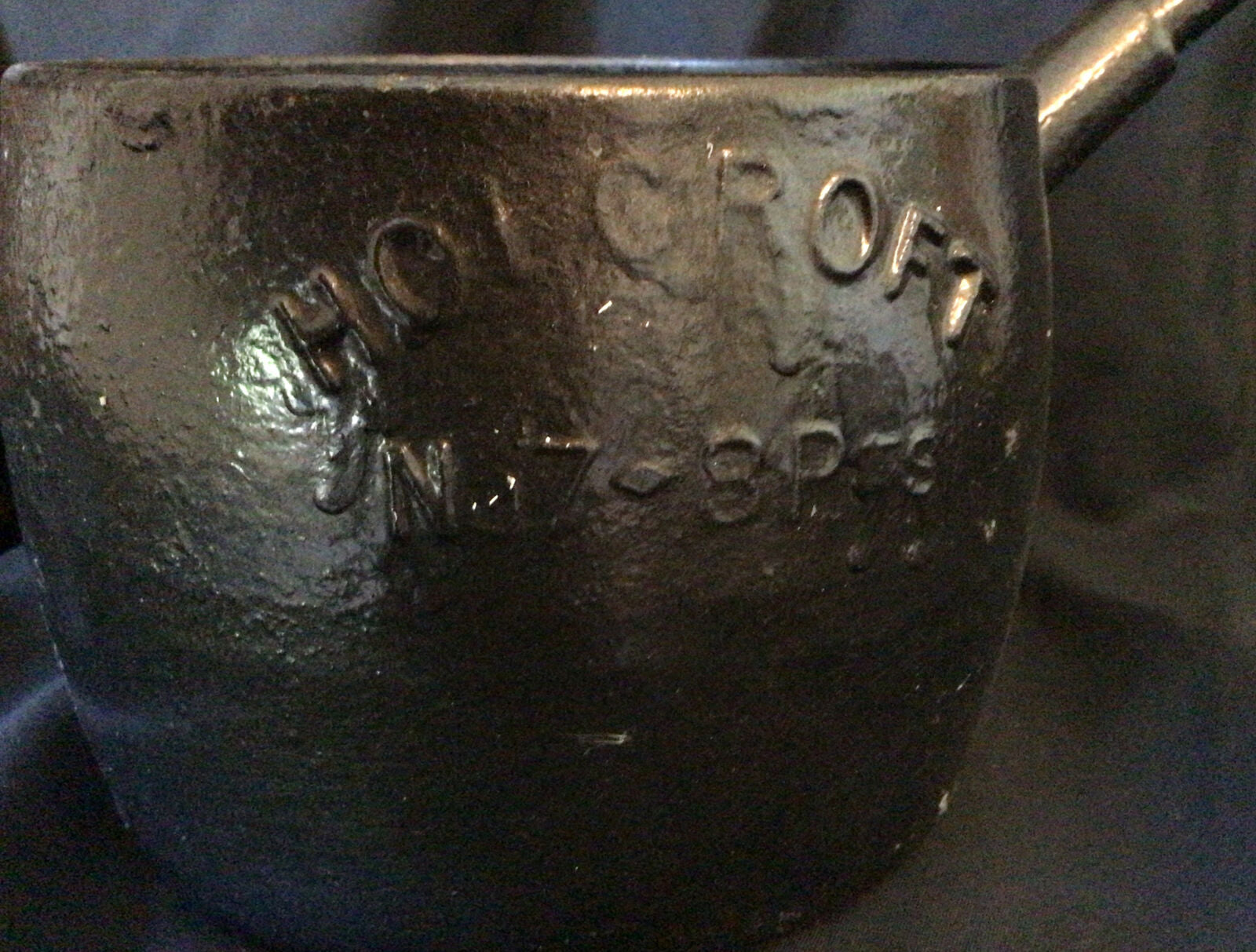 HOLCROFT No7 8 Pints Gypsy Very heavy cast iron pan - (8604)