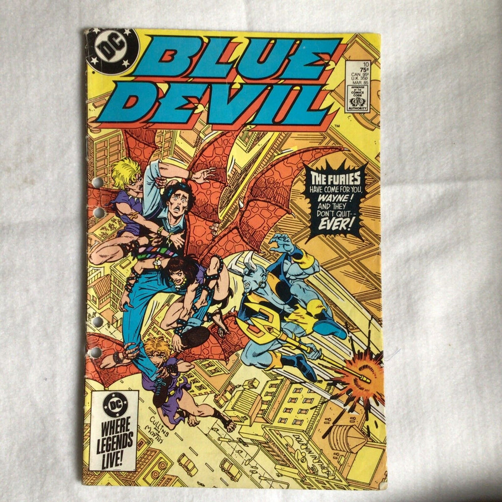 COMIC - DC Comics  BLUE DEVIL The Furies Vs Wayne - Mar 1985 - New York (8890)
